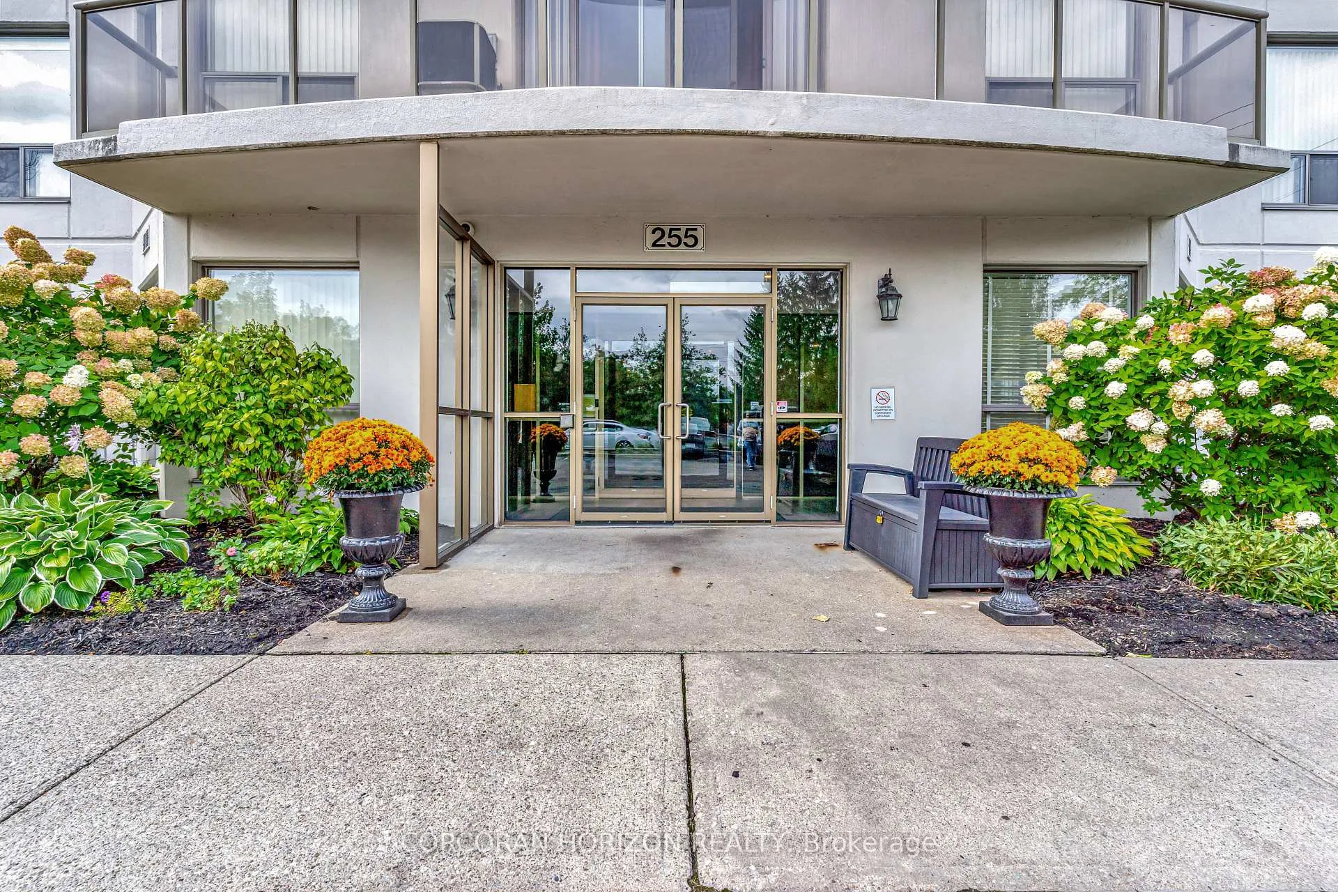 Photo 4 of Unit 1206, 255 Keats Way, Waterloo — HOMEH