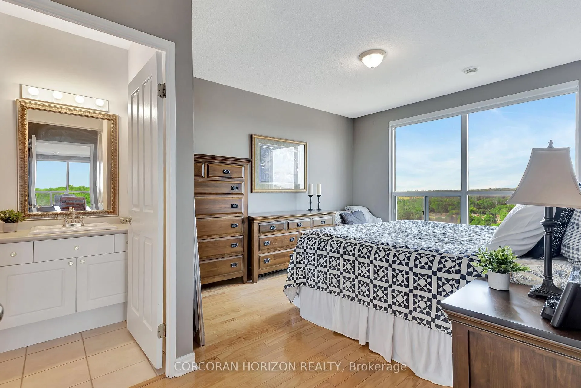 Photo 19 of Unit 1206, 255 Keats Way, Waterloo — HOMEH