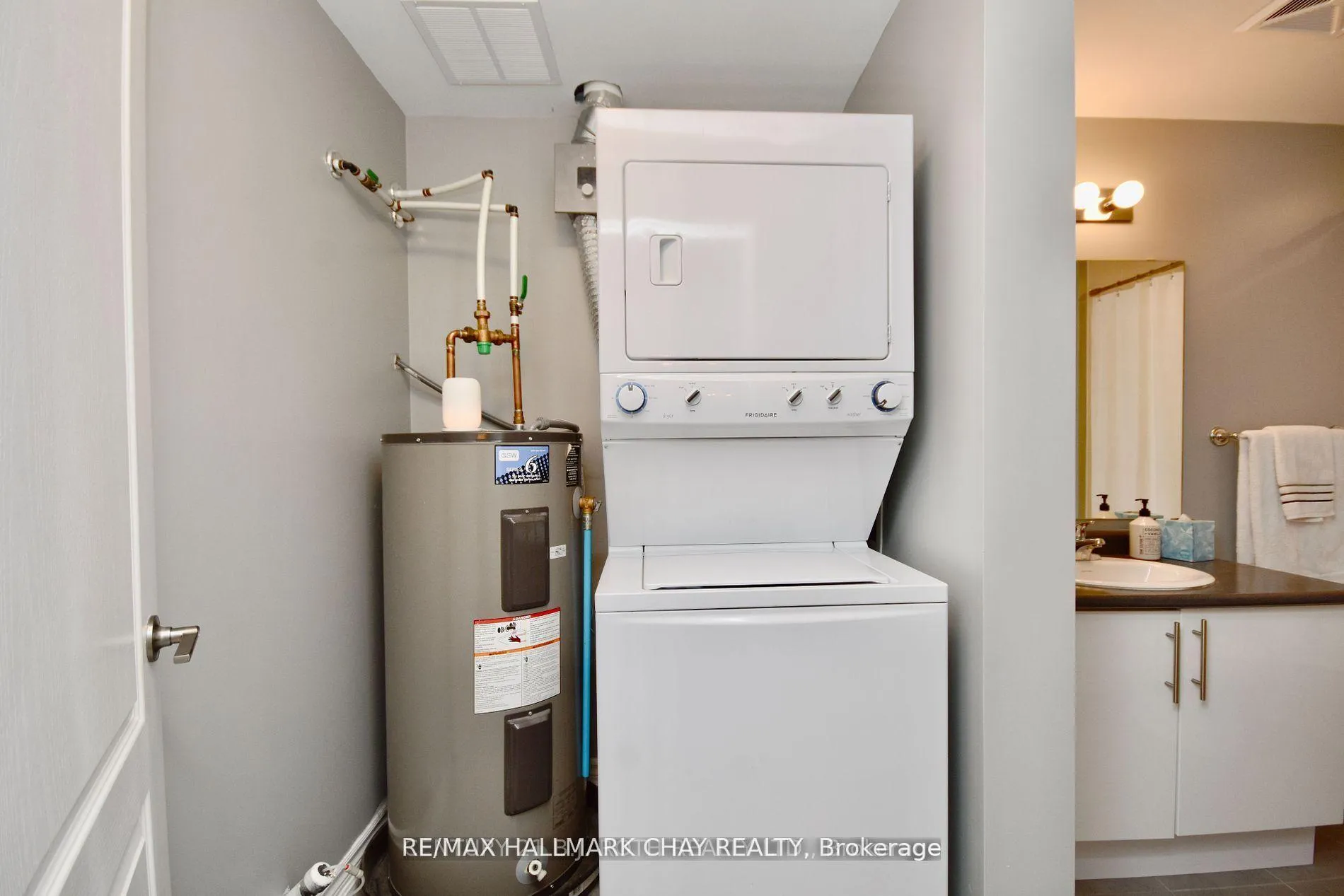 Photo 12 of Unit 405, 44 Ferndale Drive S, Barrie, Ardagh — HOMEH