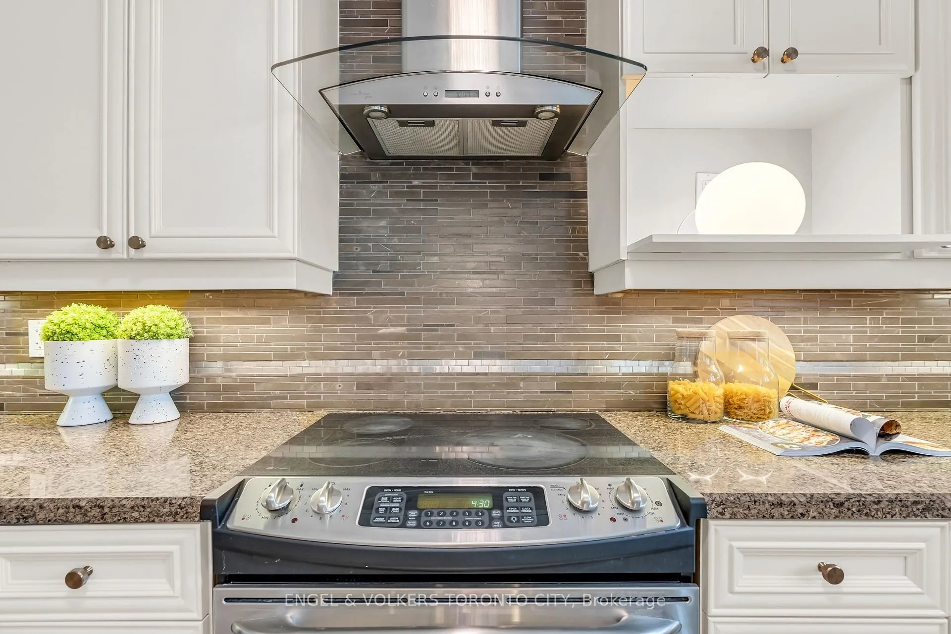 Photo 15 of Unit Main & Upper, 3236 Tacc Drive, Mississauga, Churchill Meadows — HOMEH
