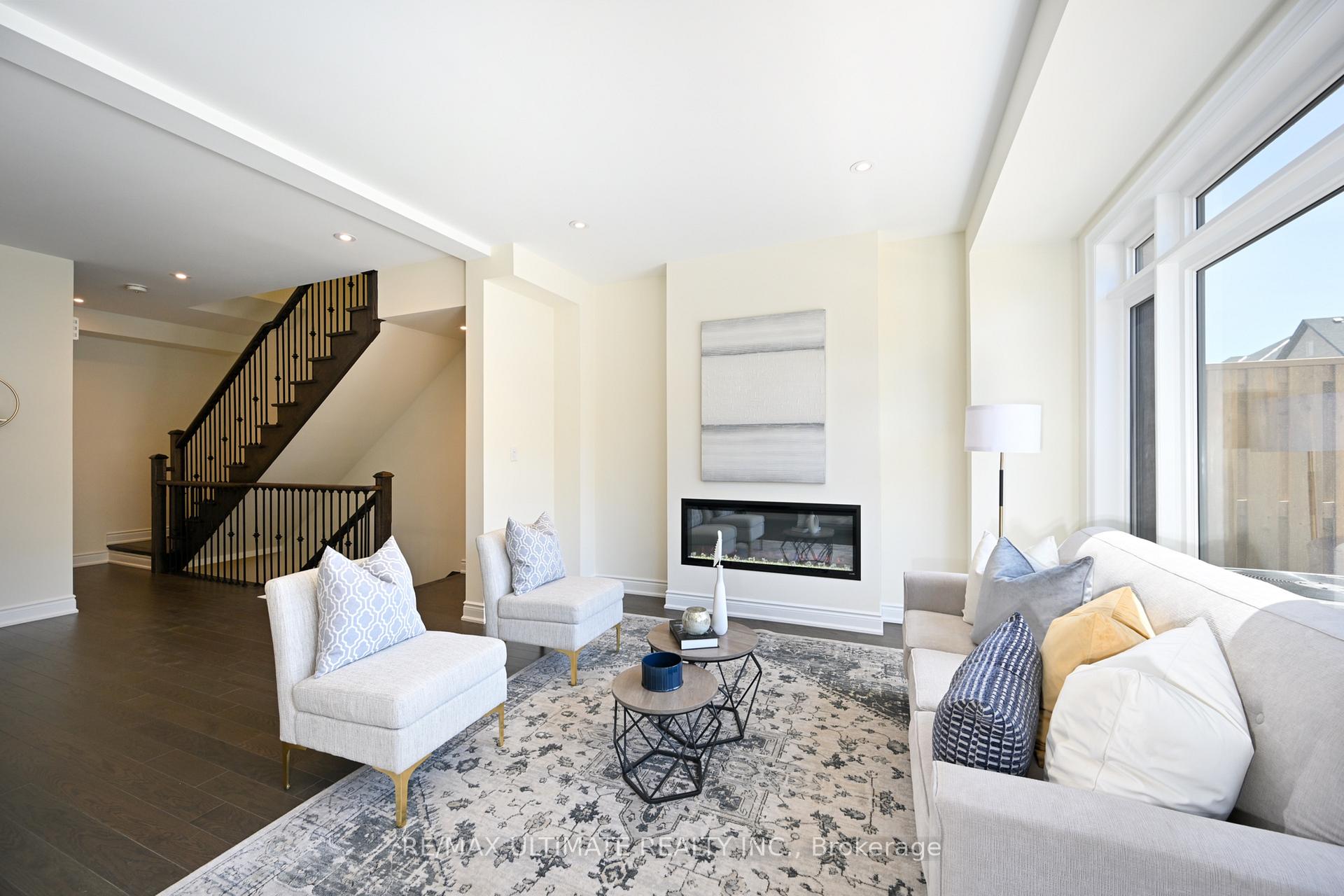 Photo 10 of 33 Bonnington Drive, Brampton, Northwest Brampton — HOMEH