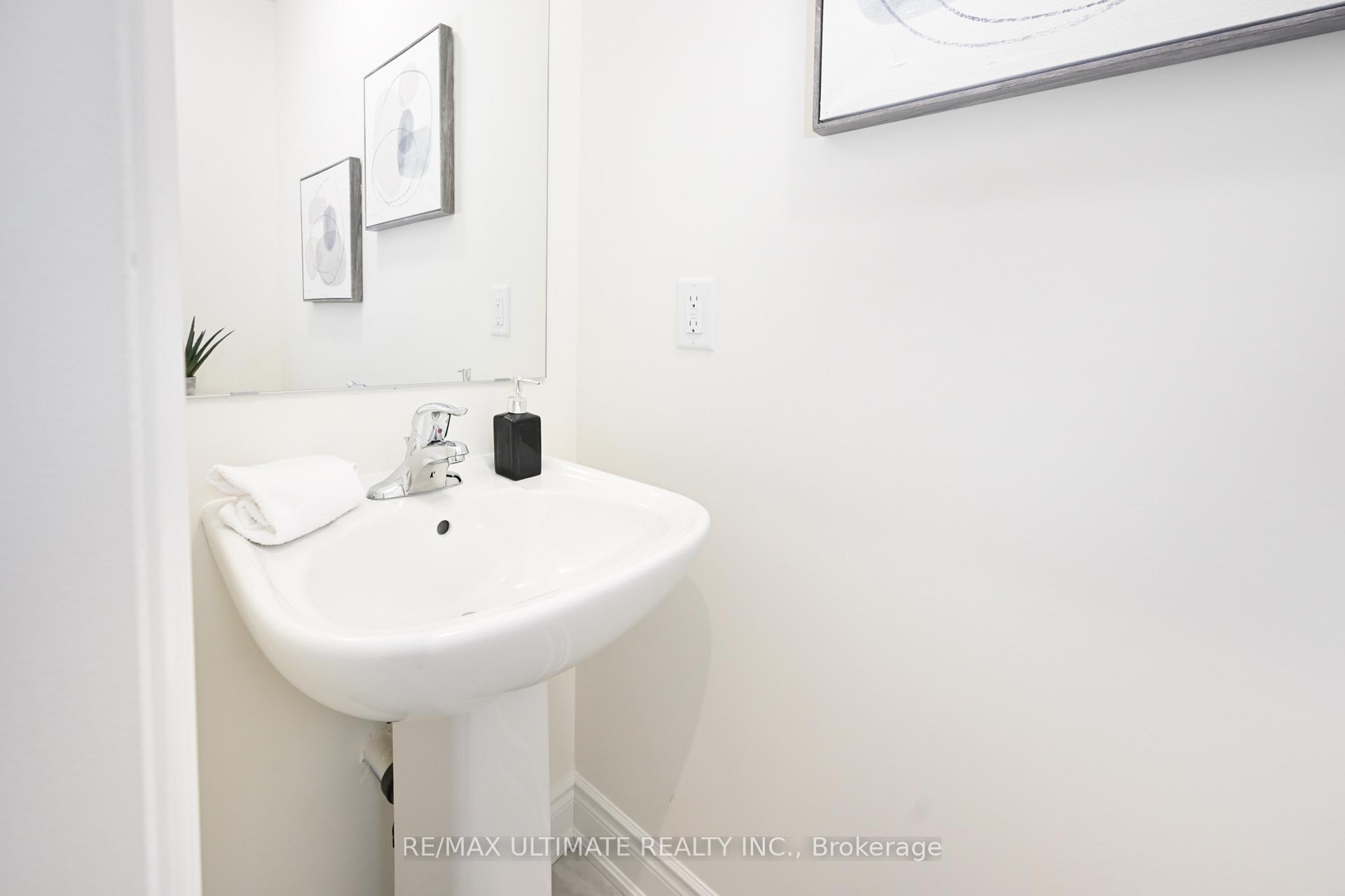 Photo 16 of 33 Bonnington Drive, Brampton, Northwest Brampton — HOMEH