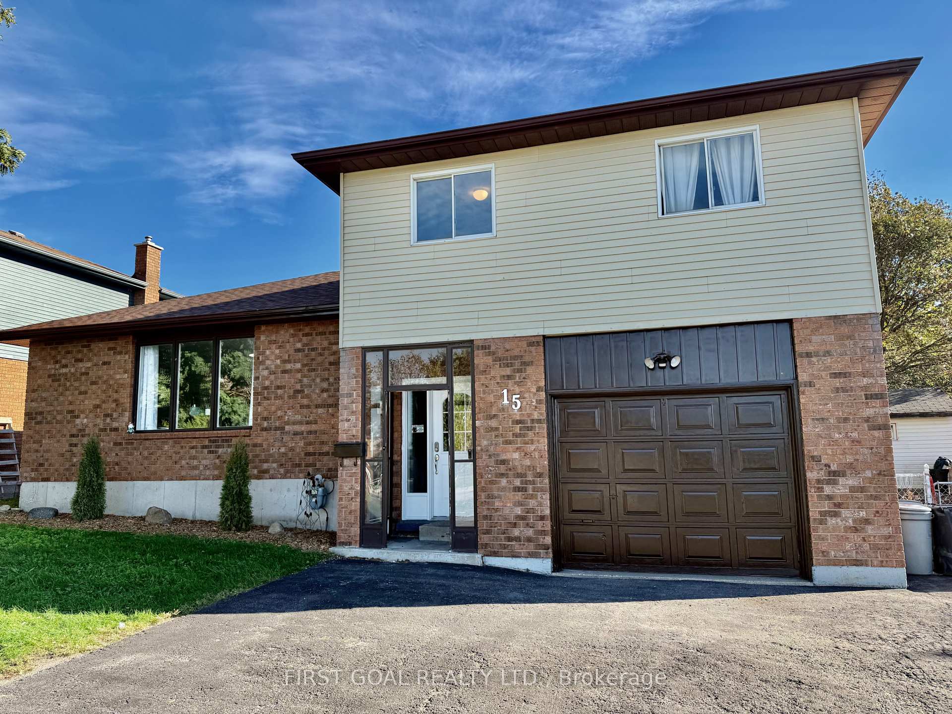 Photo 1 of 15 Little Avenue, Barrie, 400 East — HOMEH
