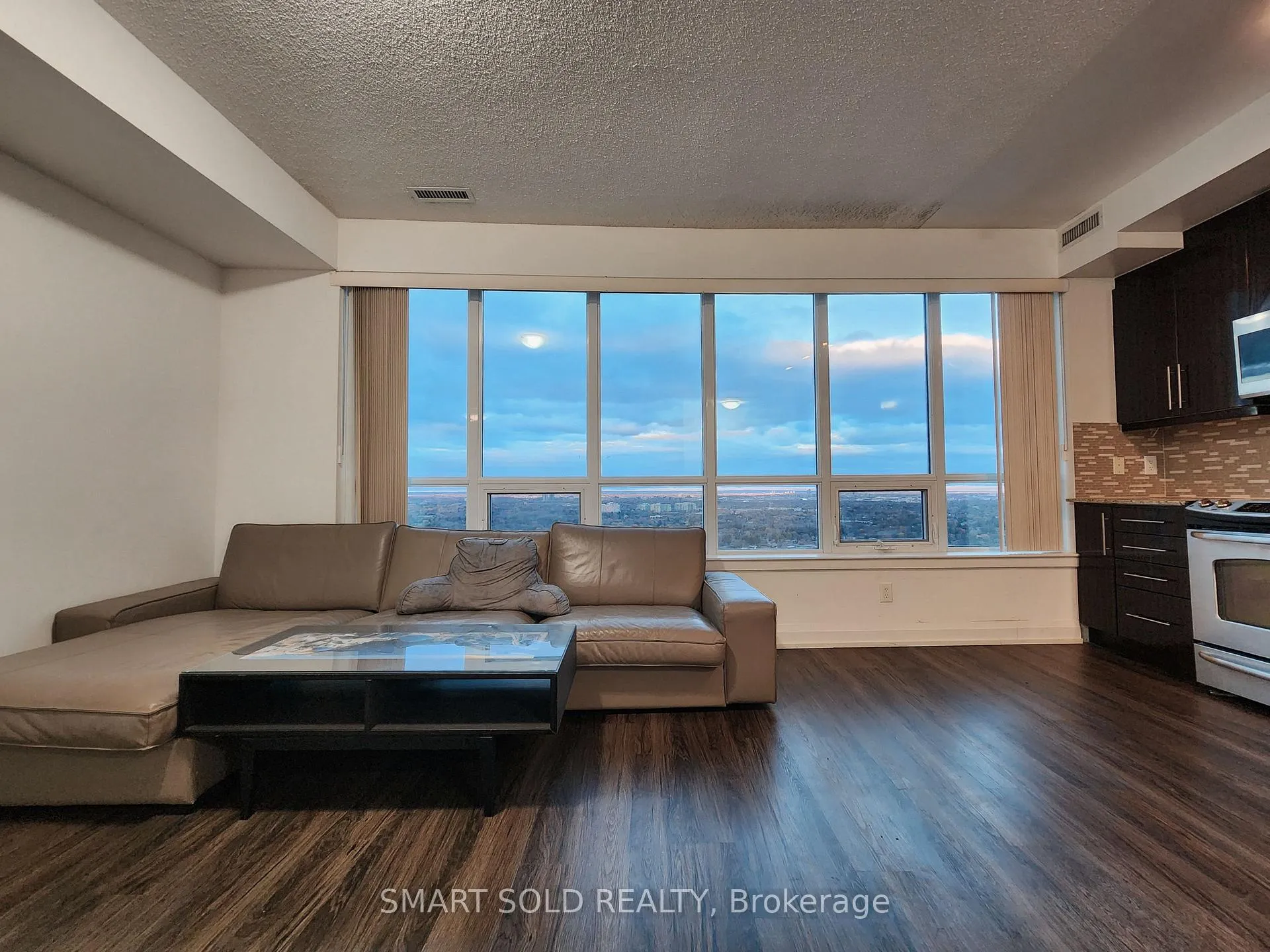 Photo 1 of Unit PH202, 7171 Yonge Street, Markham, Thornhill — HOMEH