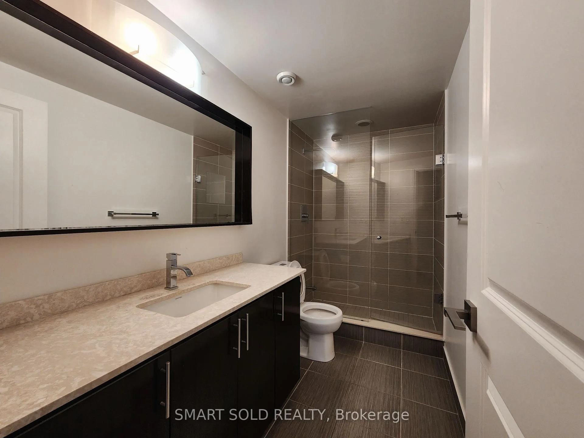 Photo 7 of Unit PH202, 7171 Yonge Street, Markham, Thornhill — HOMEH