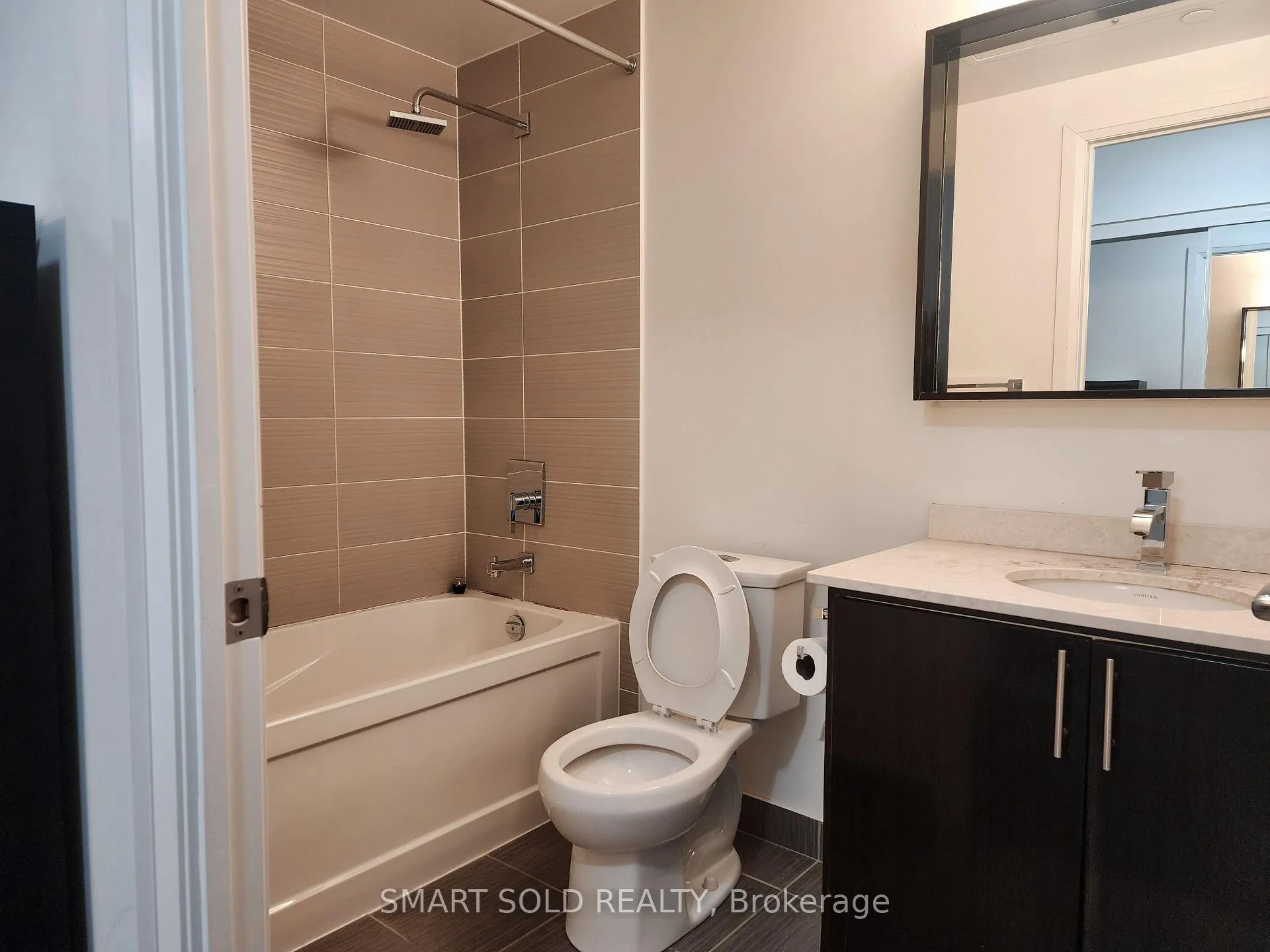 Photo 10 of Unit PH202, 7171 Yonge Street, Markham, Thornhill — HOMEH