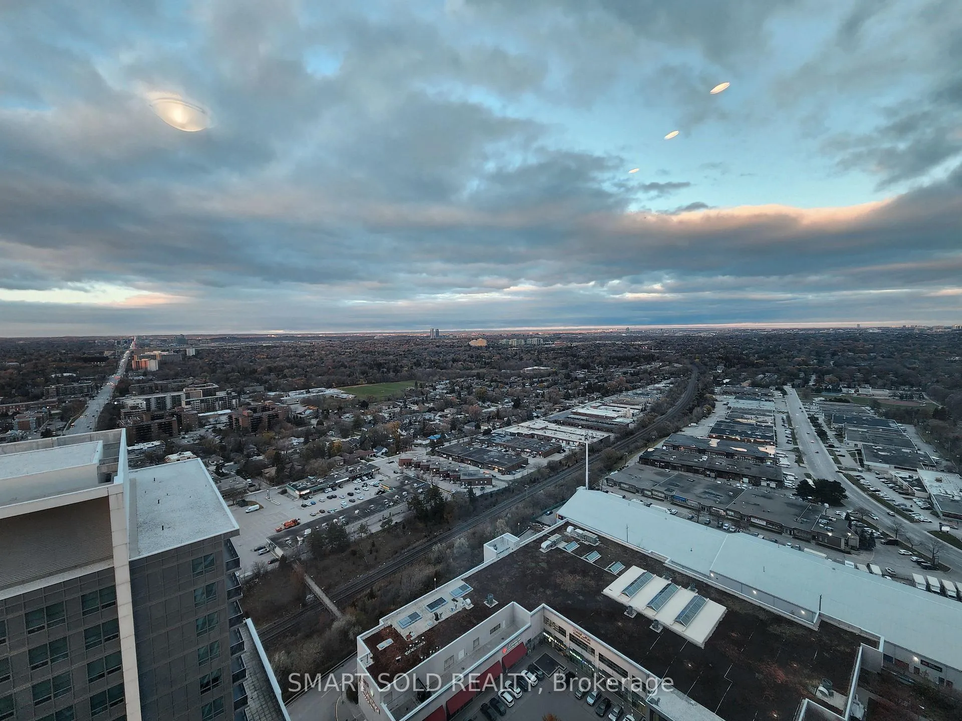 Photo 11 of Unit PH202, 7171 Yonge Street, Markham, Thornhill — HOMEH