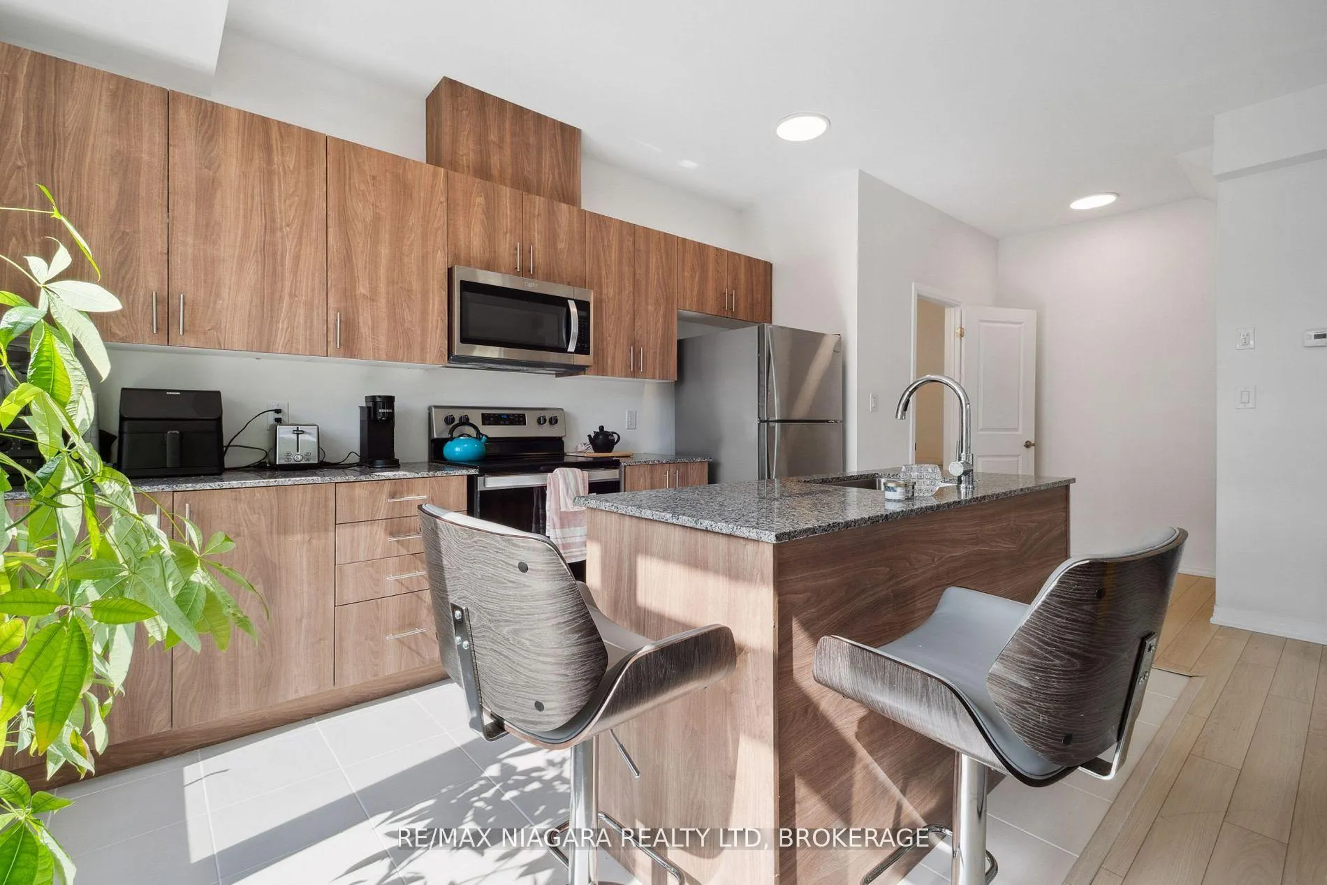 Photo 7 of 2 Sidney Rose Common N, St. Catharines, Glendale/Glenridge — HOMEH