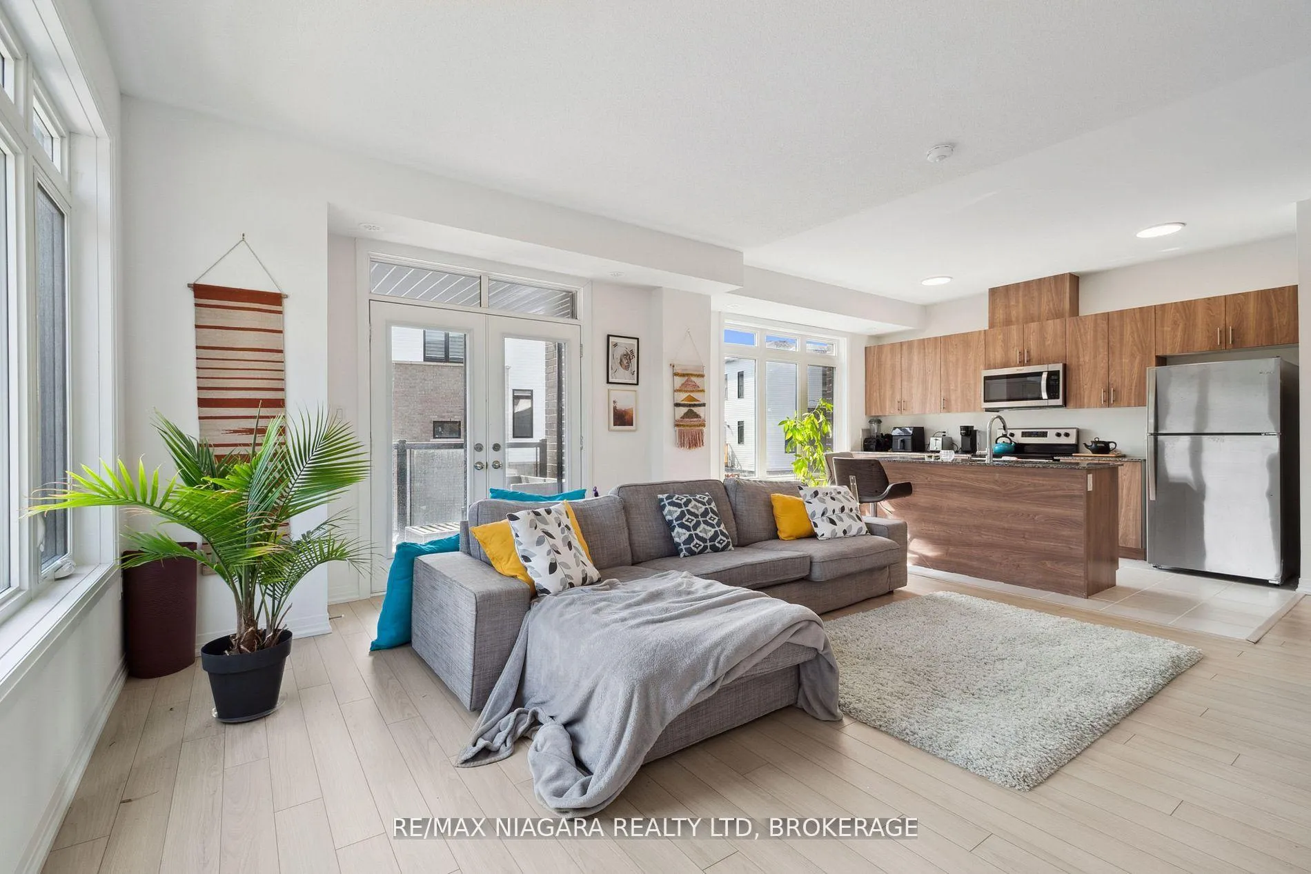 Photo 9 of 2 Sidney Rose Common N, St. Catharines, Glendale/Glenridge — HOMEH
