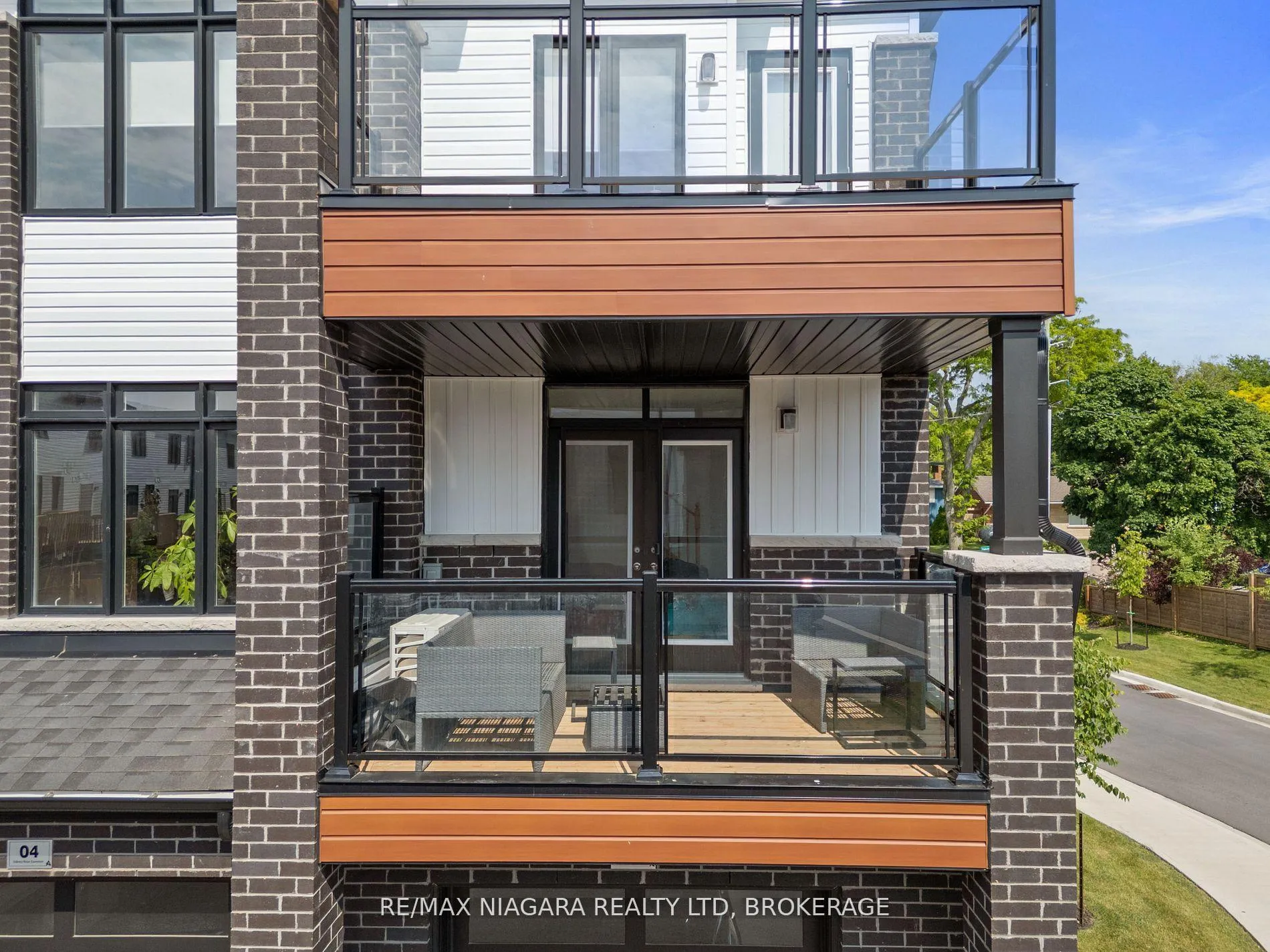 Photo 11 of 2 Sidney Rose Common N, St. Catharines, Glendale/Glenridge — HOMEH