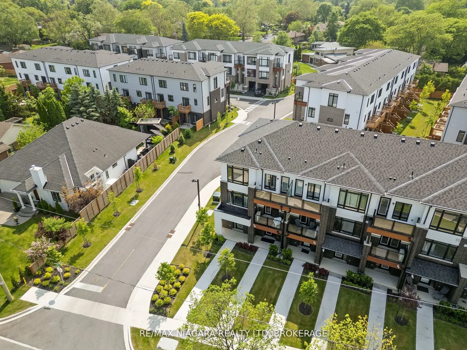 Photo 19 of 2 Sidney Rose Common N, St. Catharines, Glendale/Glenridge — HOMEH