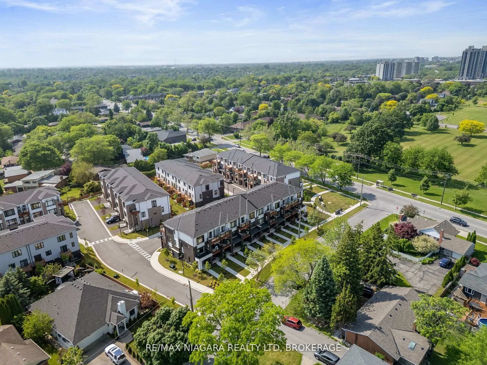 Photo 20 of 2 Sidney Rose Common N, St. Catharines, Glendale/Glenridge — HOMEH