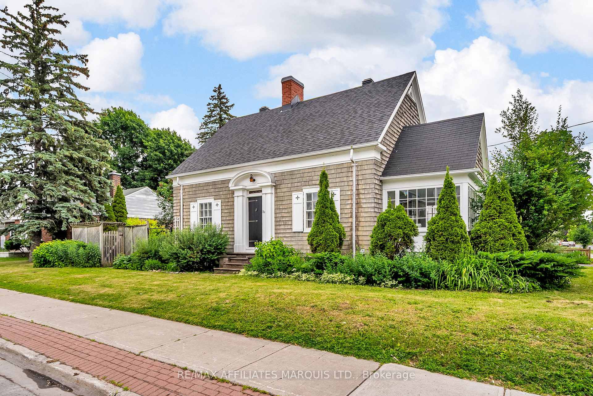Photo 1 of 701 Second Street E, Cornwall — HOMEH