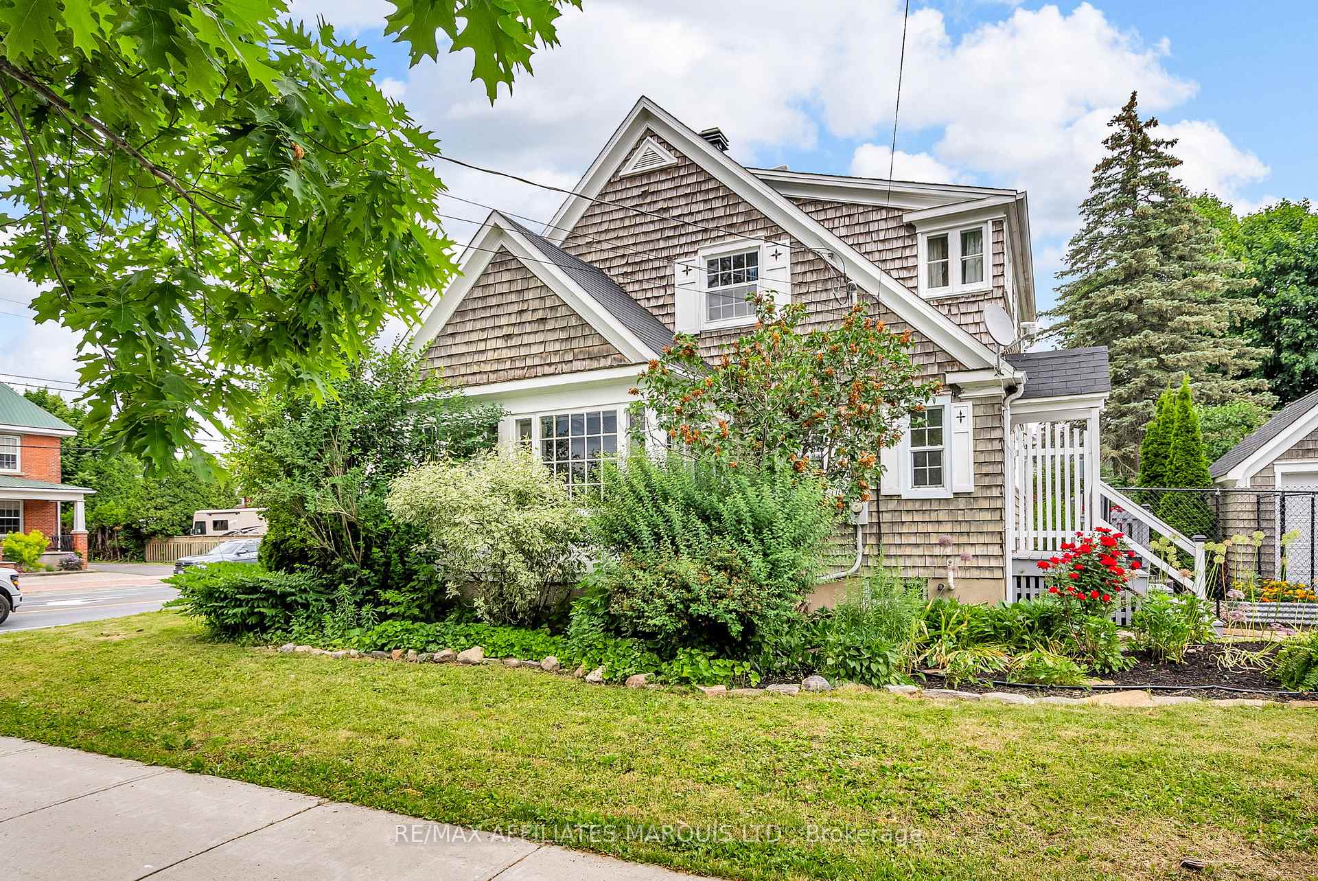 Photo 2 of 701 Second Street E, Cornwall — HOMEH