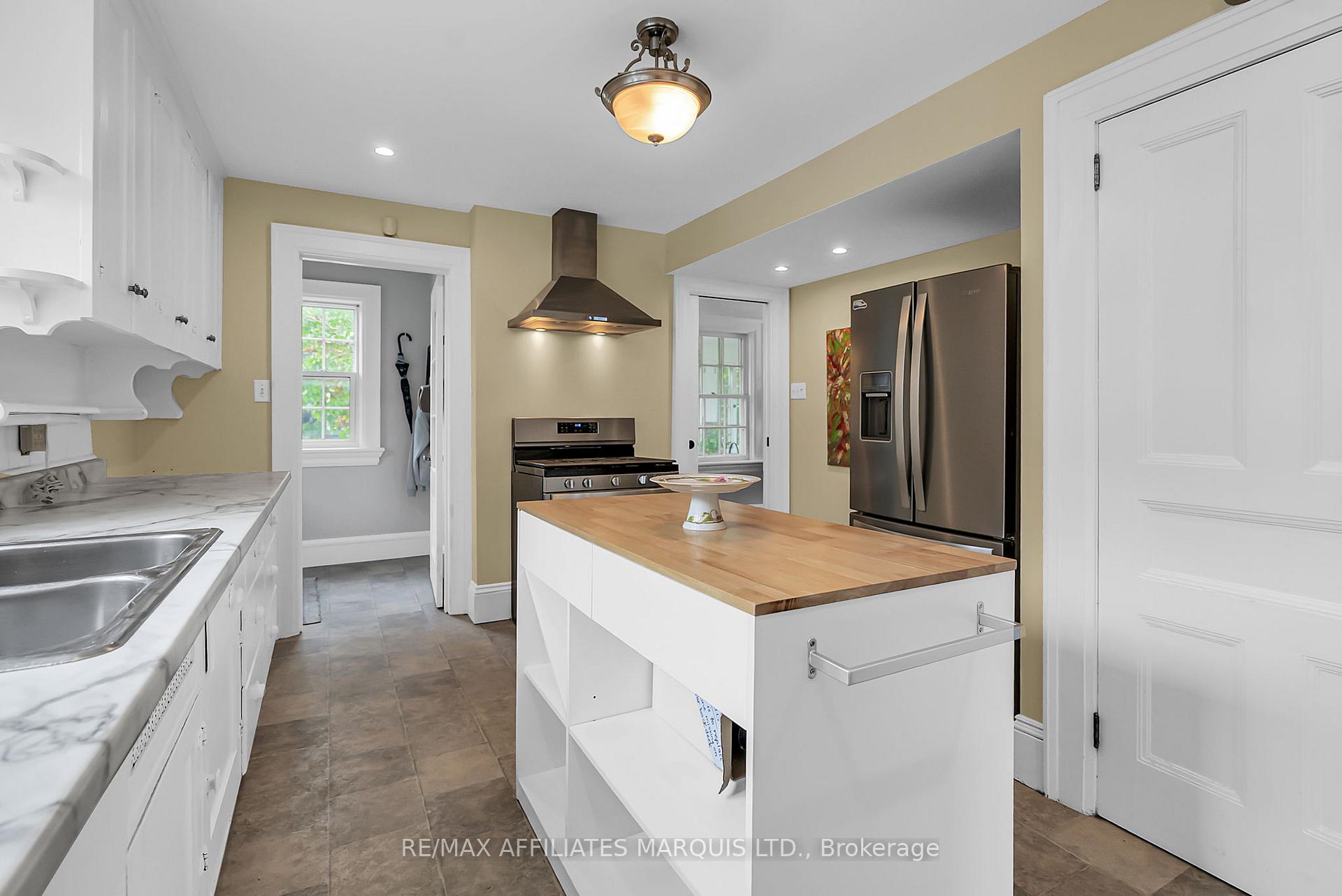 Photo 9 of 701 Second Street E, Cornwall — HOMEH