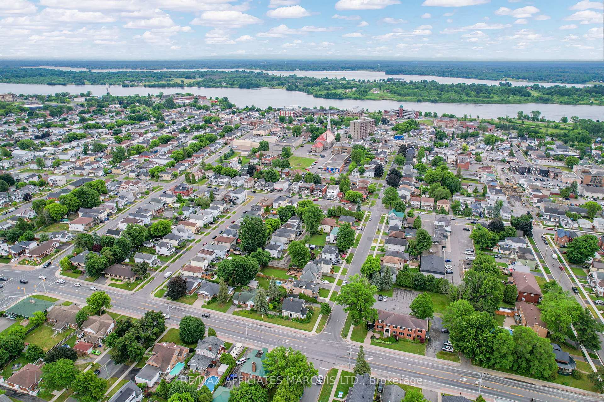 Photo 42 of 701 Second Street E, Cornwall — HOMEH