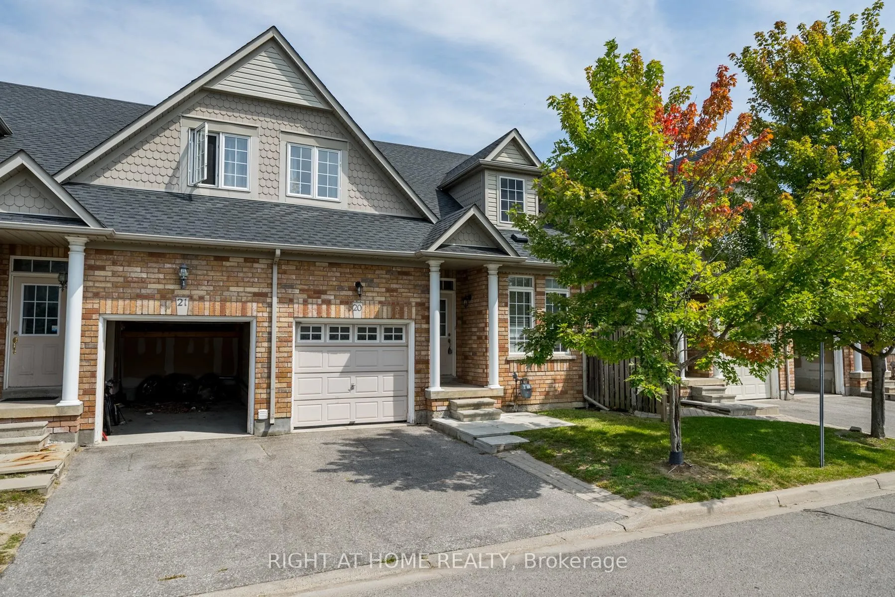 Front of Unit 20, 19 Niagara Drive