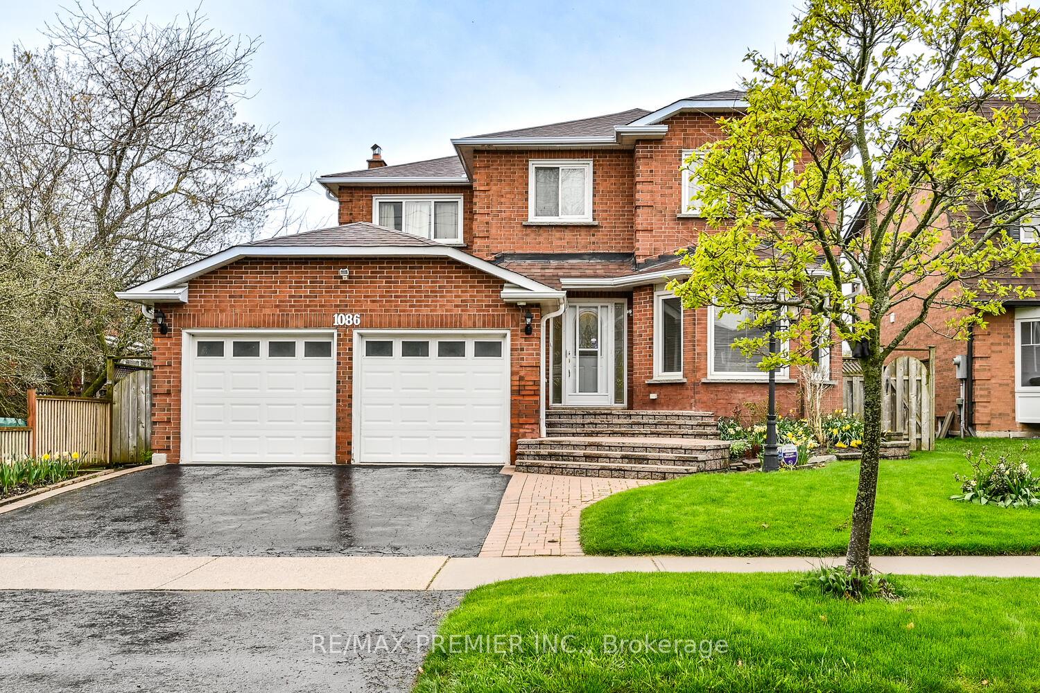 Photo 1 of 1086 Shoal Point Road S, Ajax, South East — HOMEH