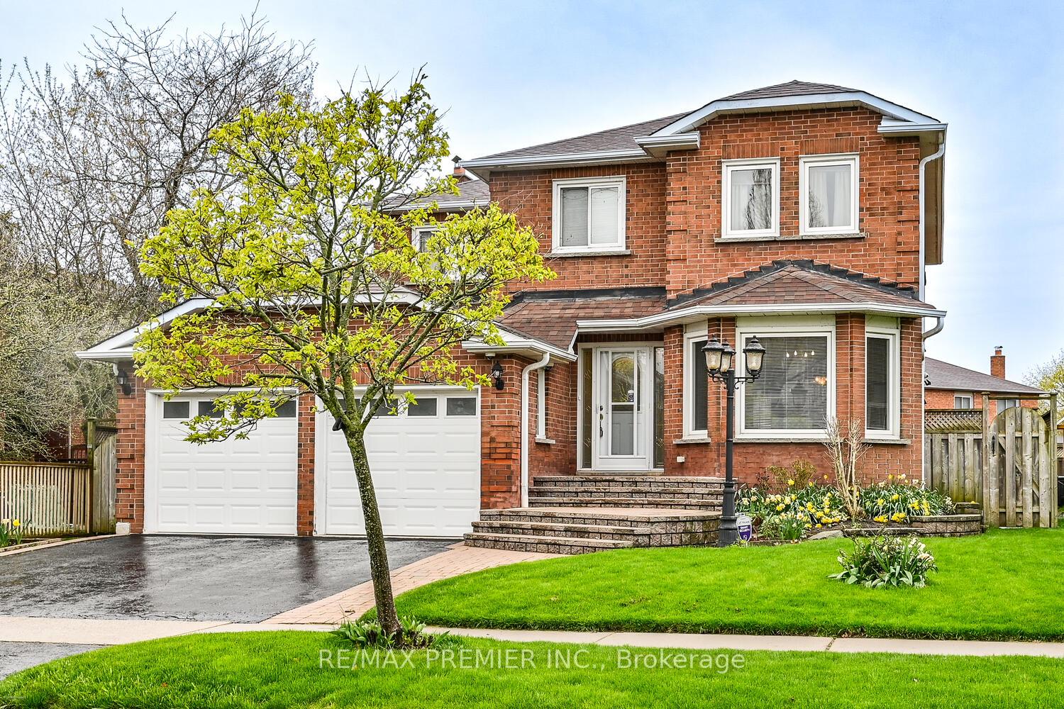 Photo 2 of 1086 Shoal Point Road S, Ajax, South East — HOMEH