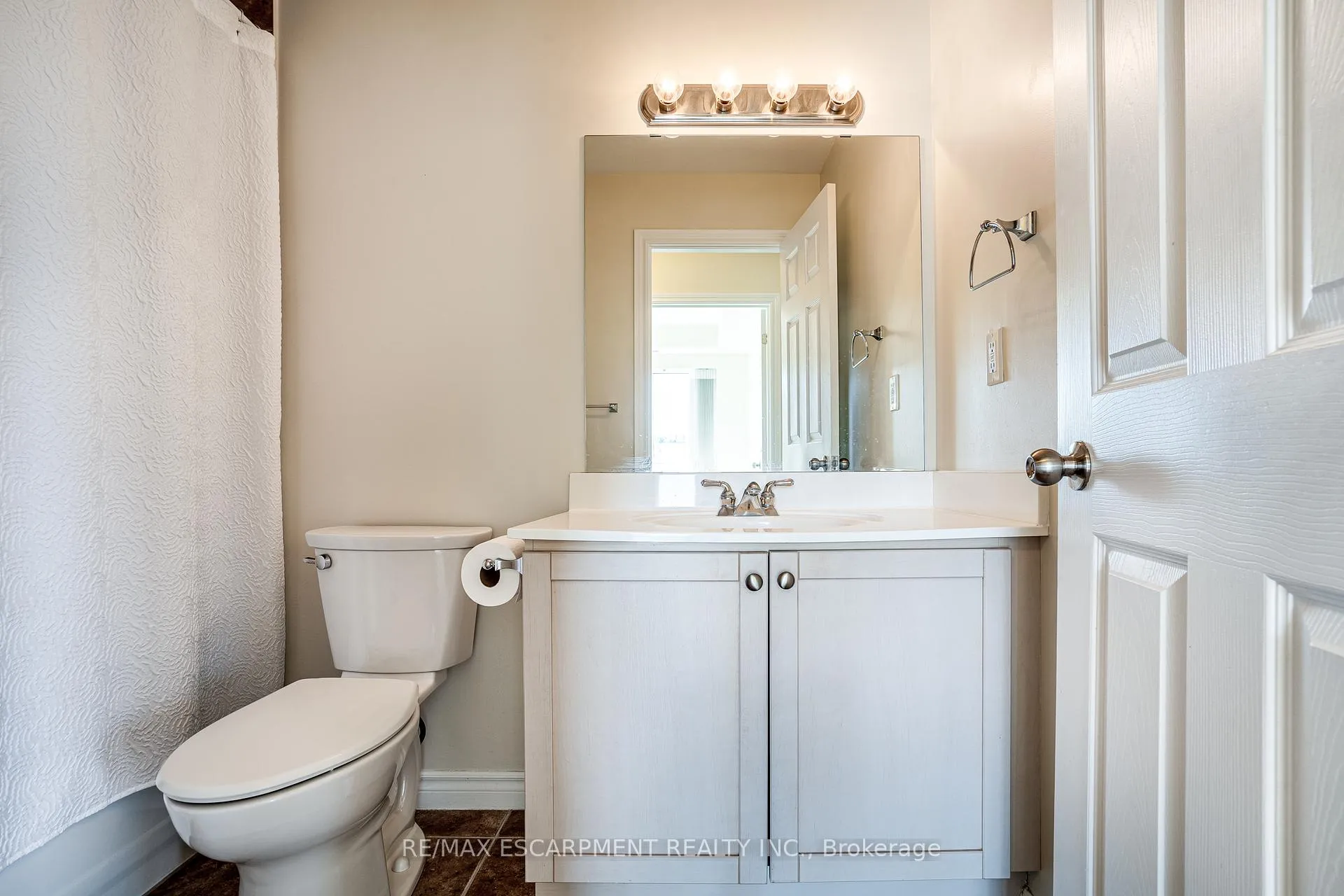 Photo 10 of Unit 801, 3000 Creekside Drive, Hamilton, Dundas — HOMEH
