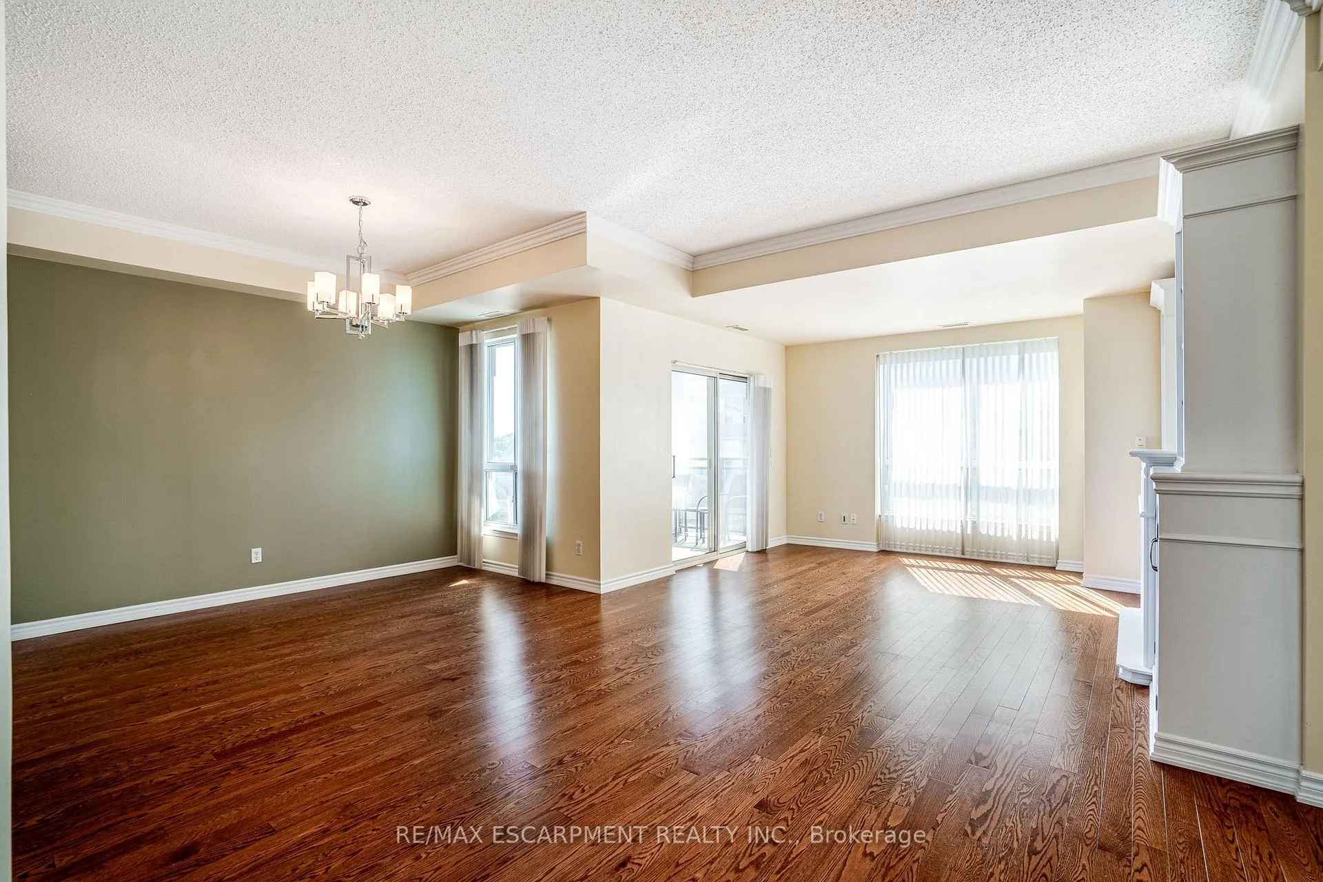 Photo 14 of Unit 801, 3000 Creekside Drive, Hamilton, Dundas — HOMEH