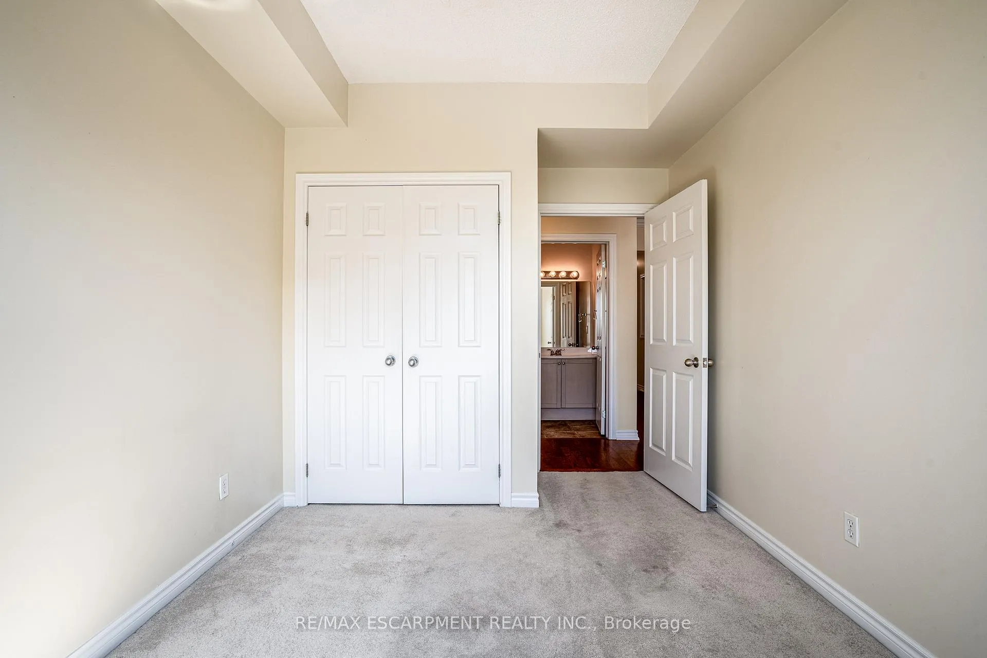 Photo 24 of Unit 801, 3000 Creekside Drive, Hamilton, Dundas — HOMEH