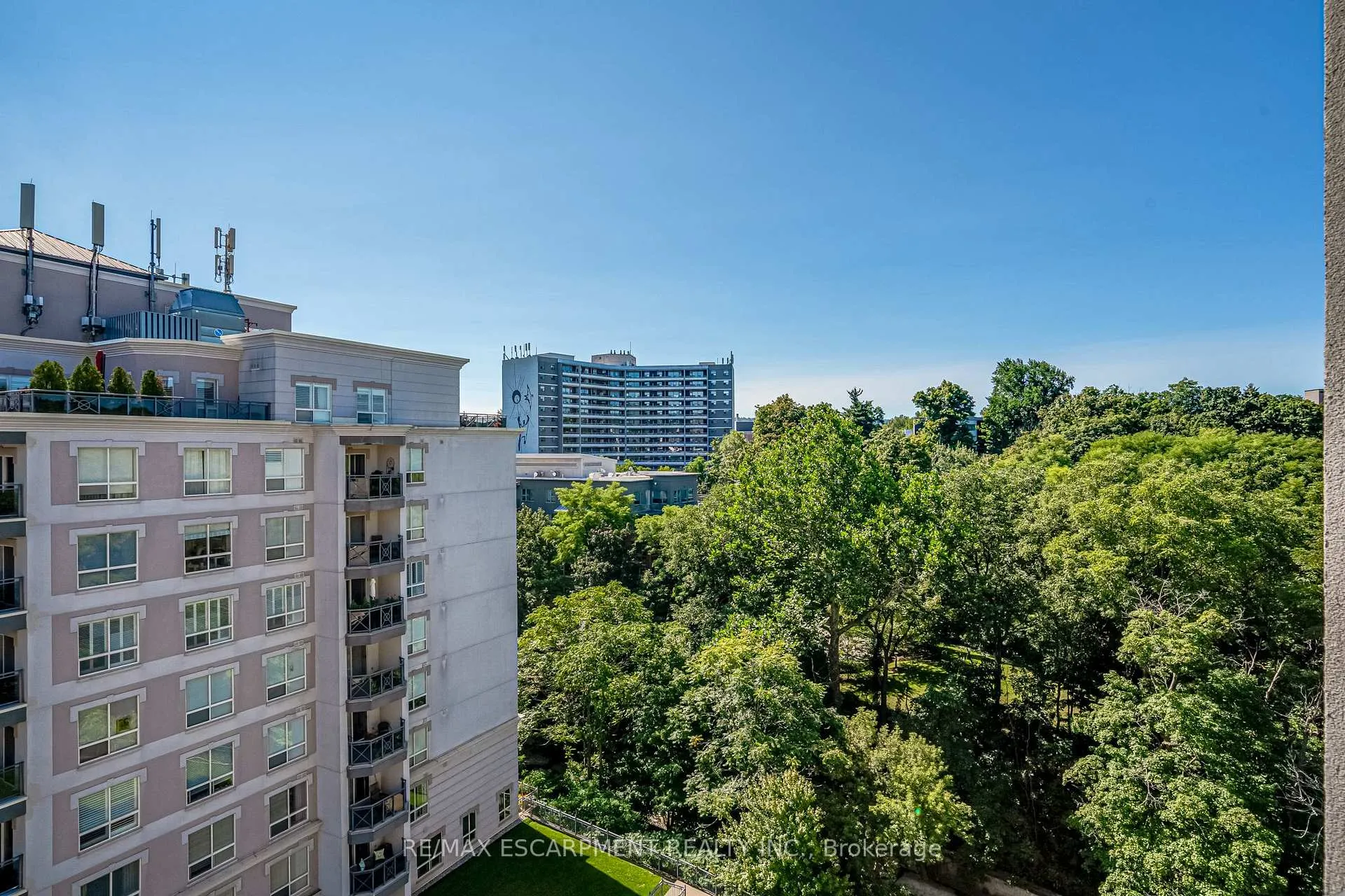Photo 40 of Unit 801, 3000 Creekside Drive, Hamilton, Dundas — HOMEH
