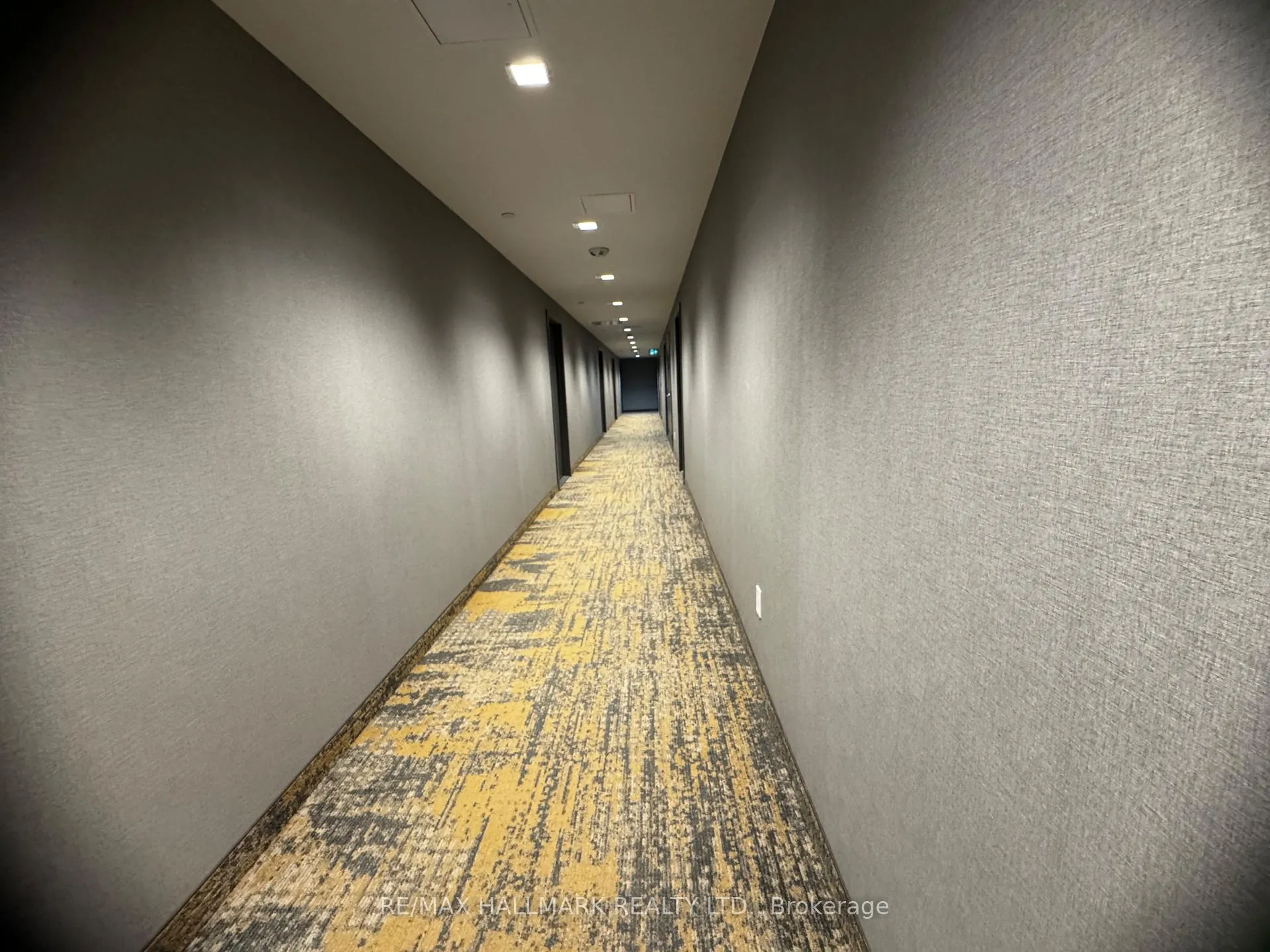 Photo 2 of Unit 323, 1010 Dundas Street E, Whitby, Blue Grass Meadows — HOMEH