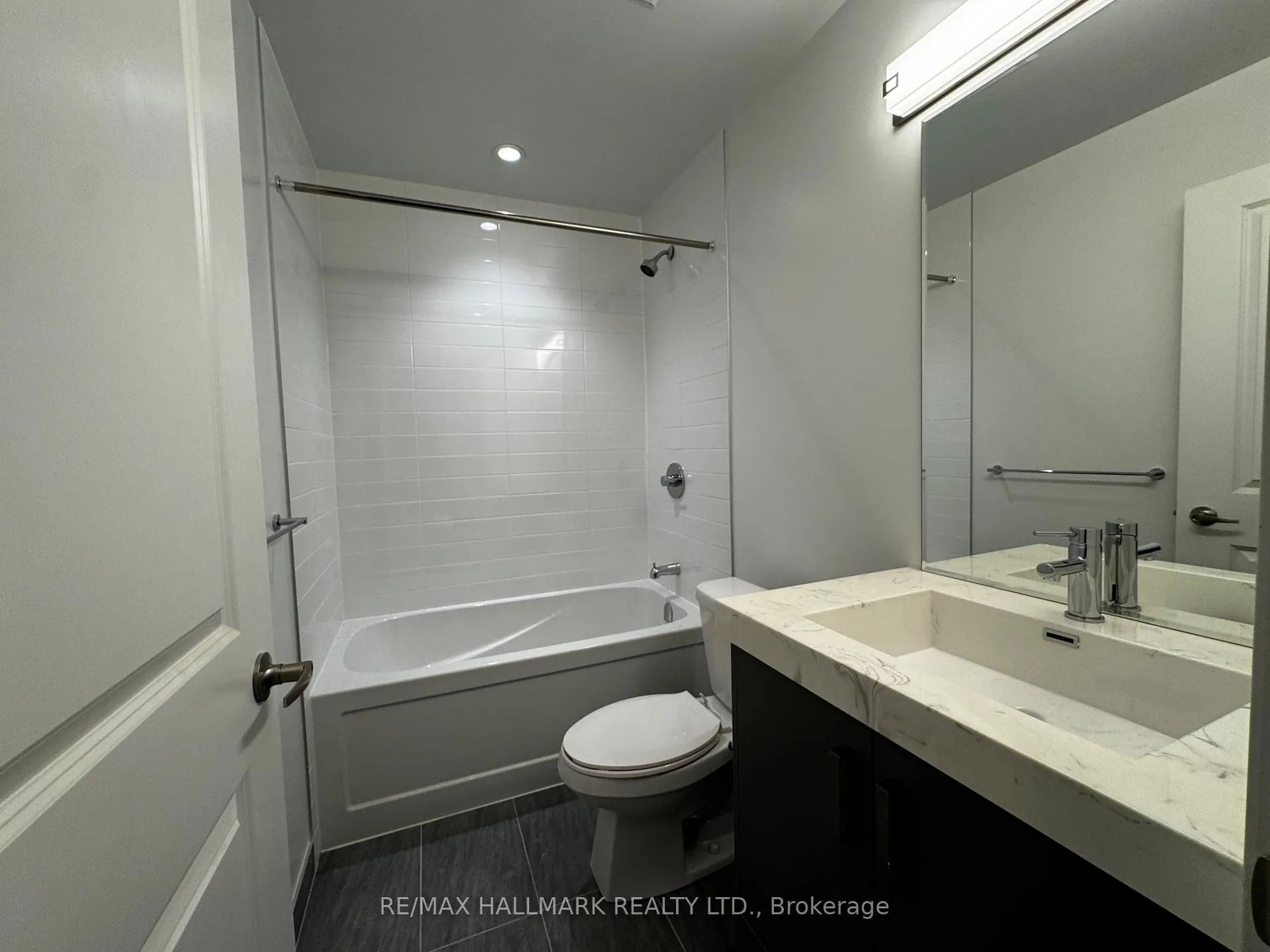 Photo 5 of Unit 323, 1010 Dundas Street E, Whitby, Blue Grass Meadows — HOMEH