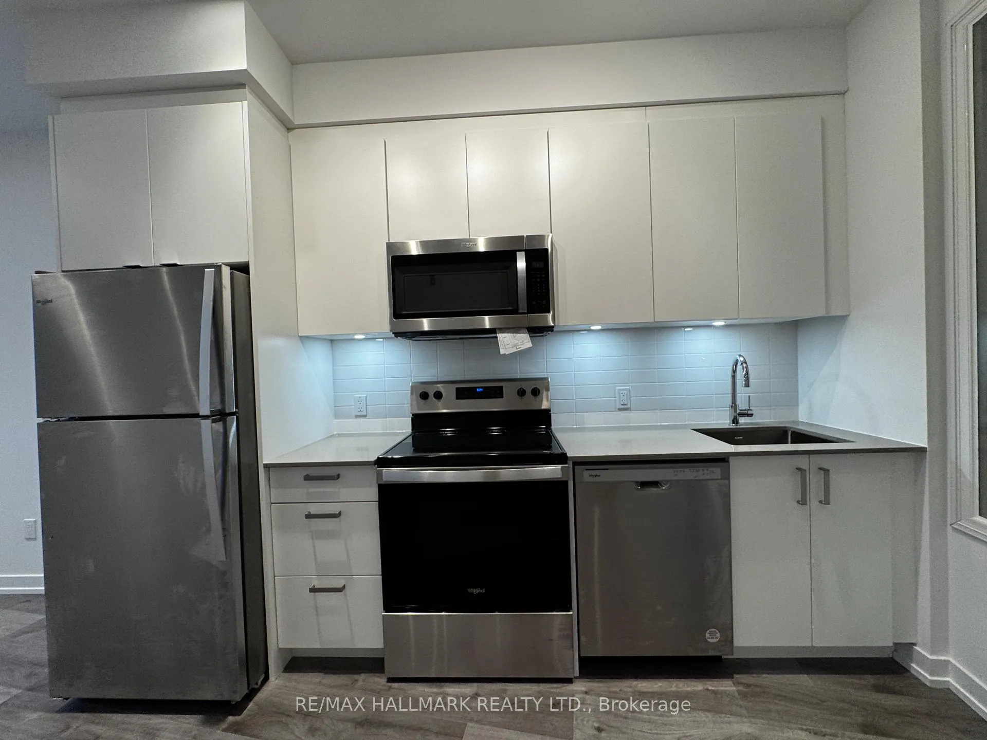 Photo 6 of Unit 323, 1010 Dundas Street E, Whitby, Blue Grass Meadows — HOMEH