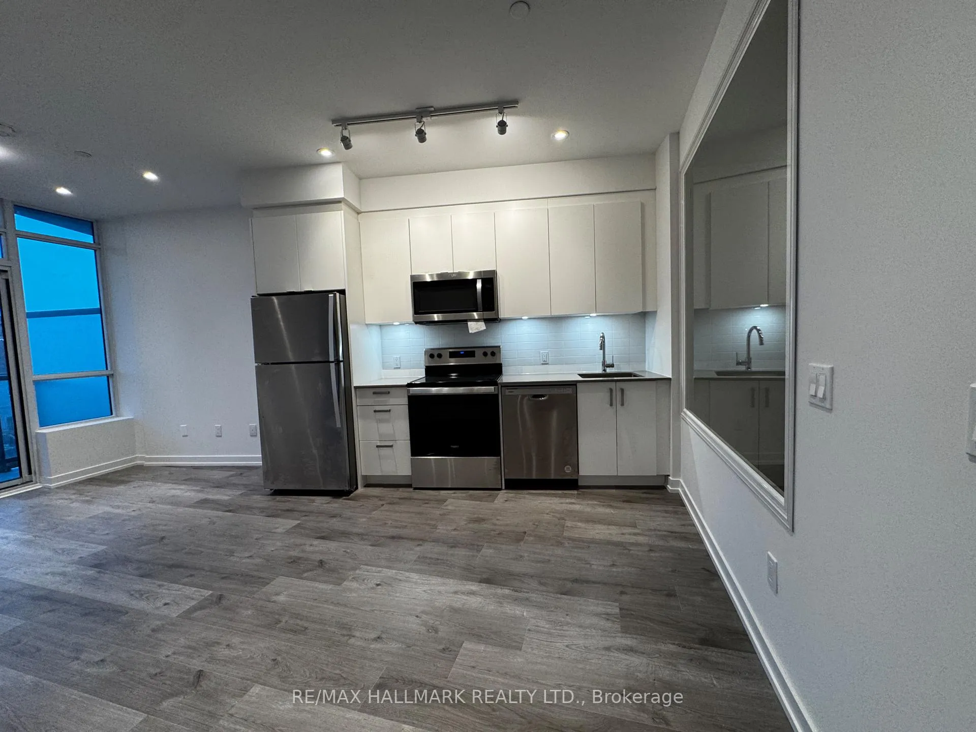 Photo 7 of Unit 323, 1010 Dundas Street E, Whitby, Blue Grass Meadows — HOMEH