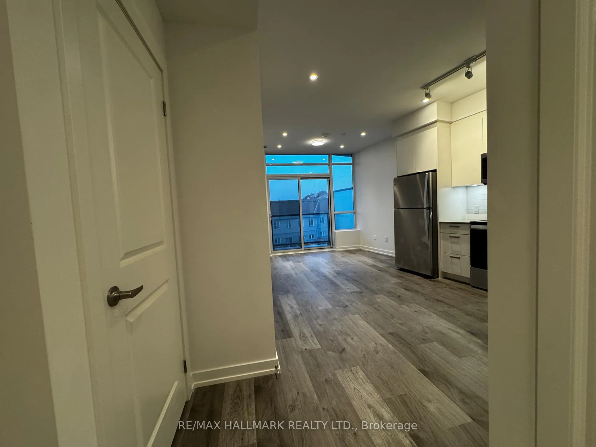 Photo 9 of Unit 323, 1010 Dundas Street E, Whitby, Blue Grass Meadows — HOMEH