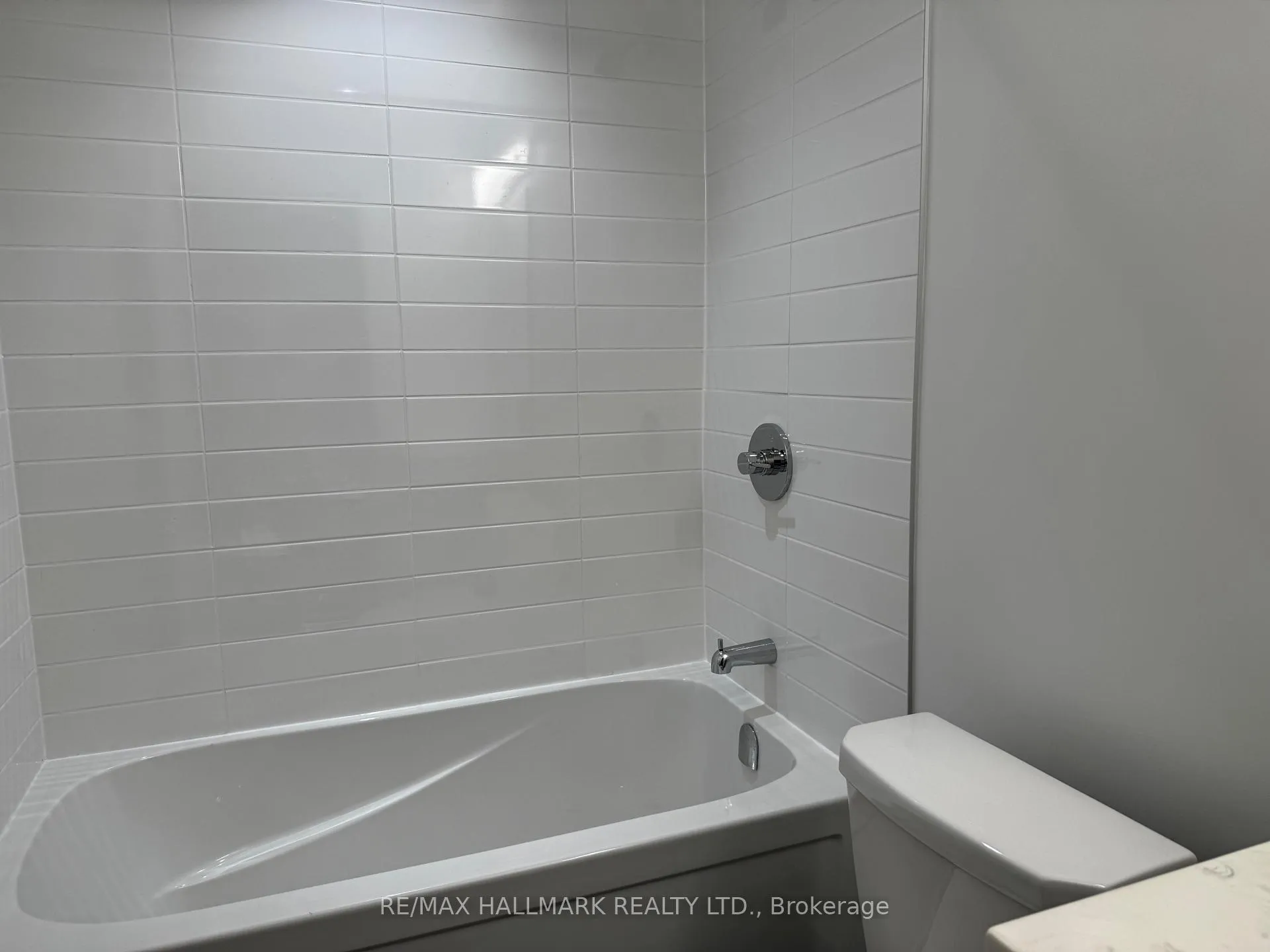 Photo 24 of Unit 323, 1010 Dundas Street E, Whitby, Blue Grass Meadows — HOMEH