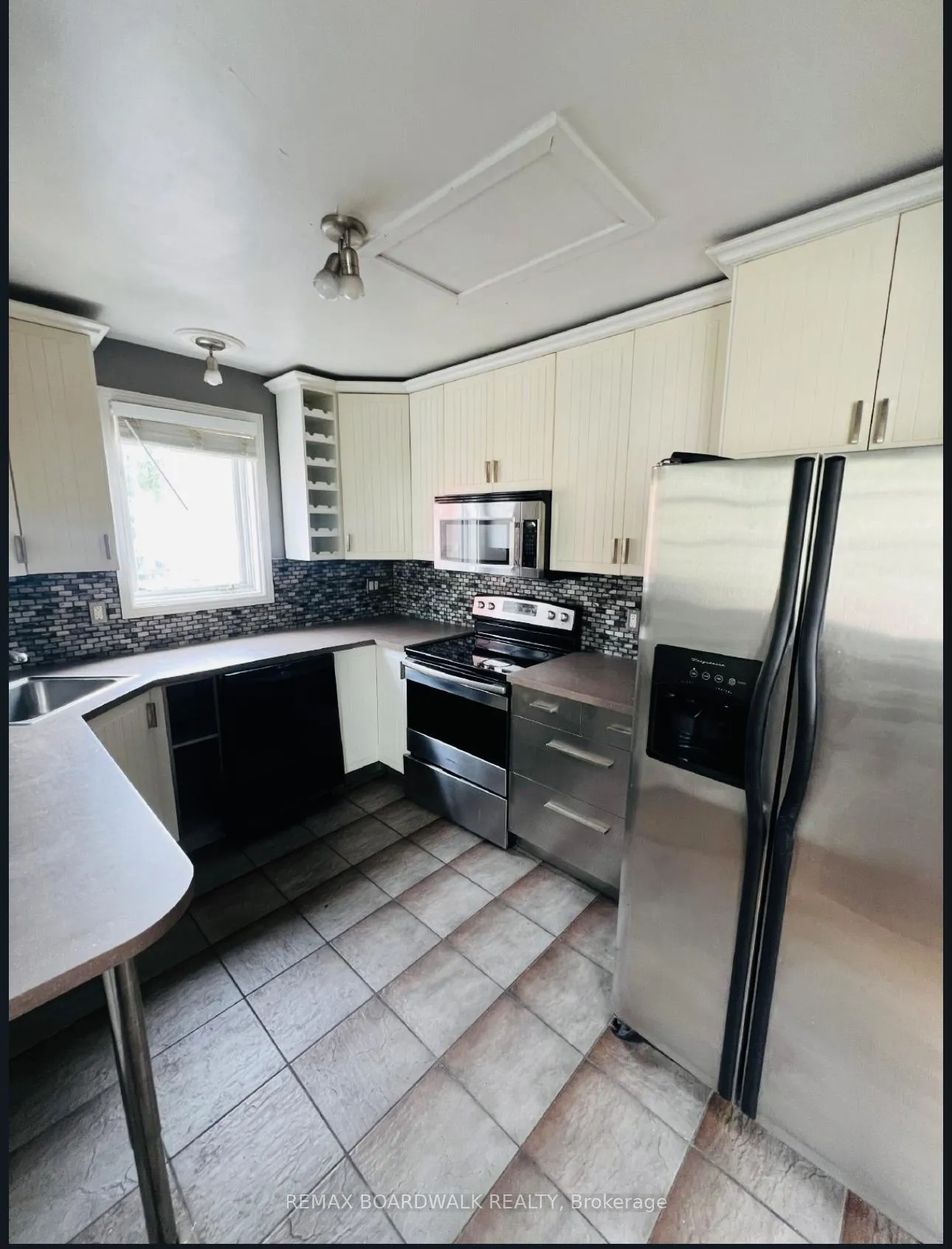 Photo 11 of 320 Laurier Avenue E, Ottawa, Sandy Hill — HOMEH