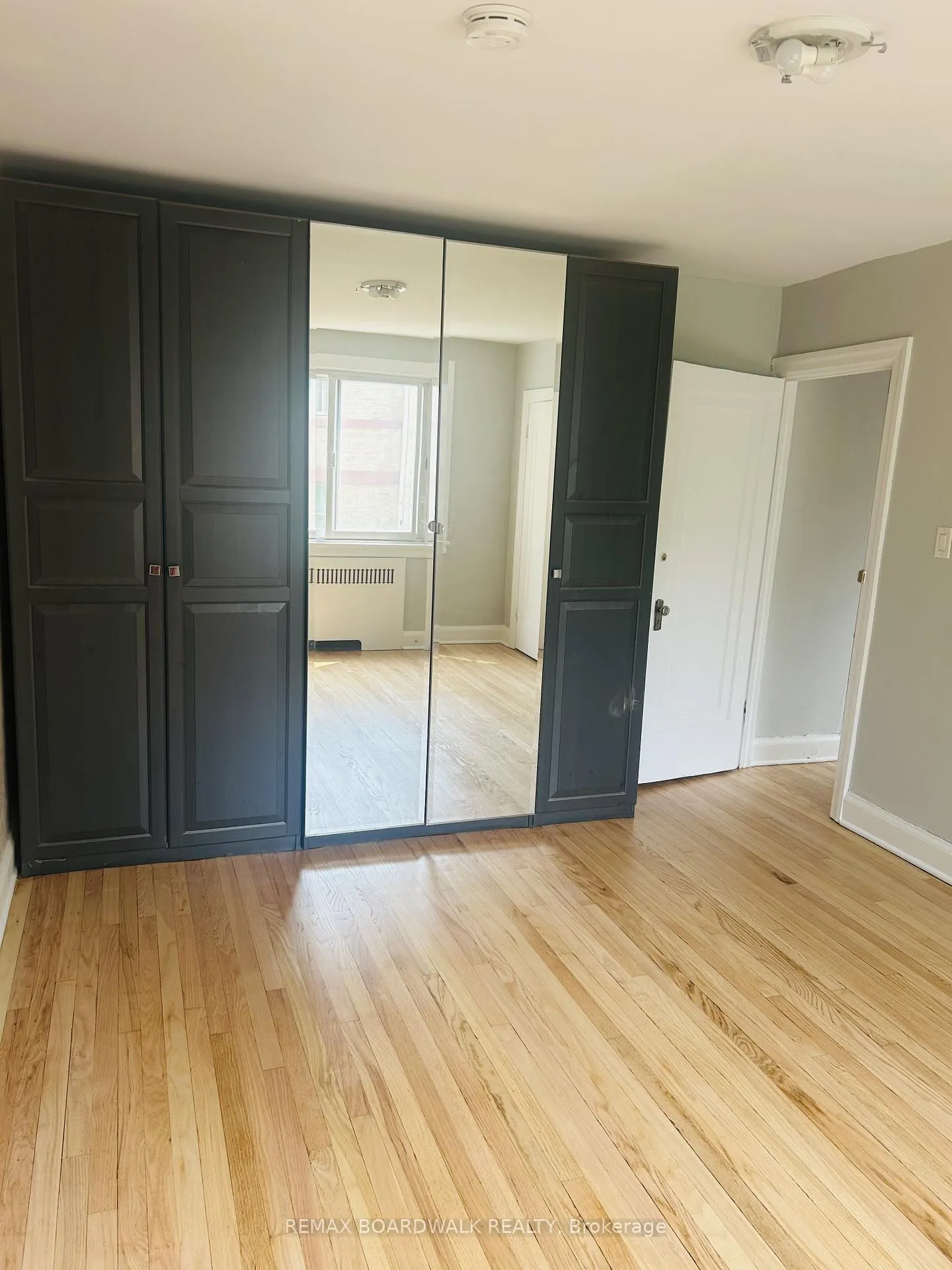 Photo 16 of 320 Laurier Avenue E, Ottawa, Sandy Hill — HOMEH