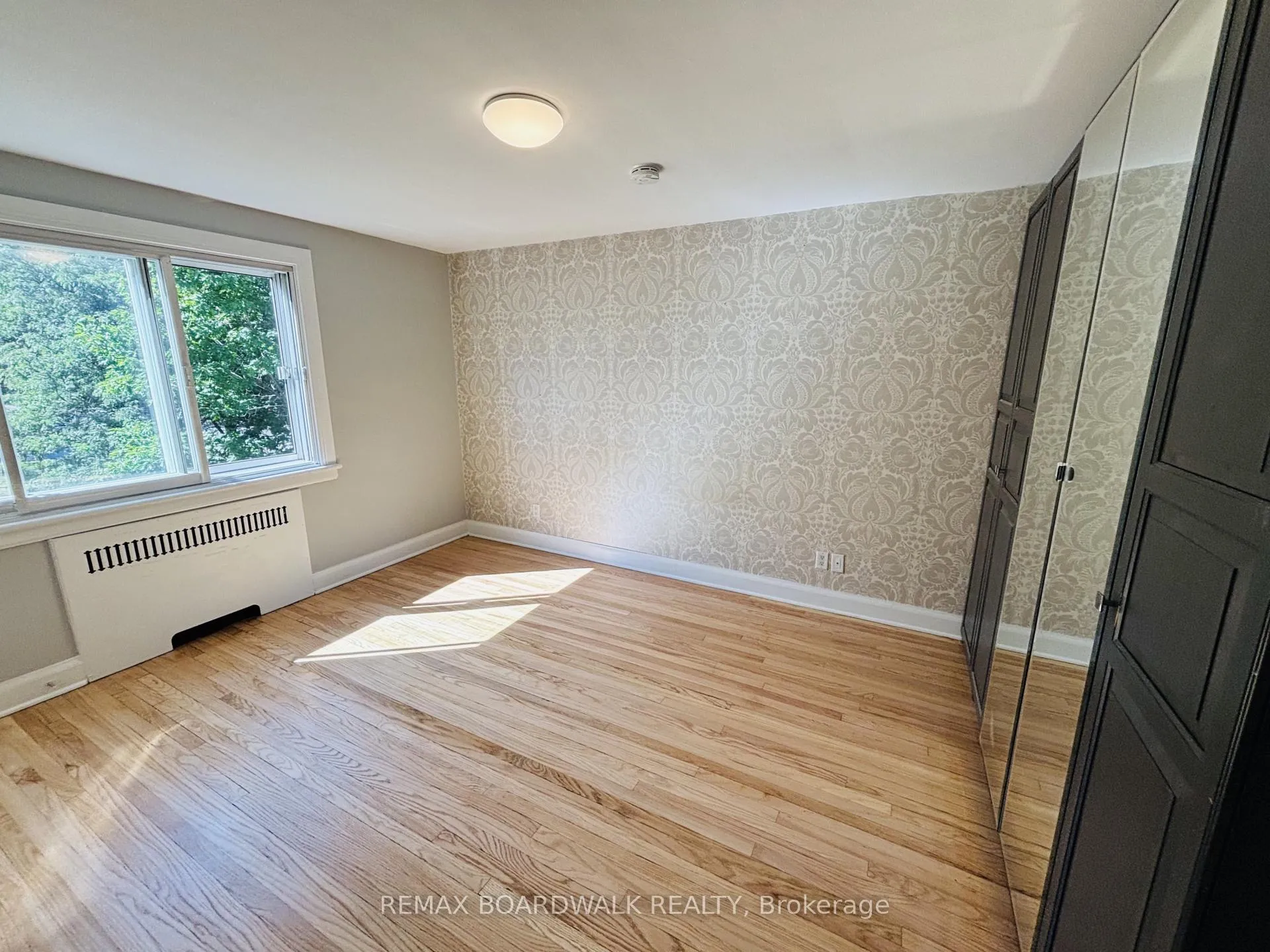 Photo 35 of 320 Laurier Avenue E, Ottawa, Sandy Hill — HOMEH