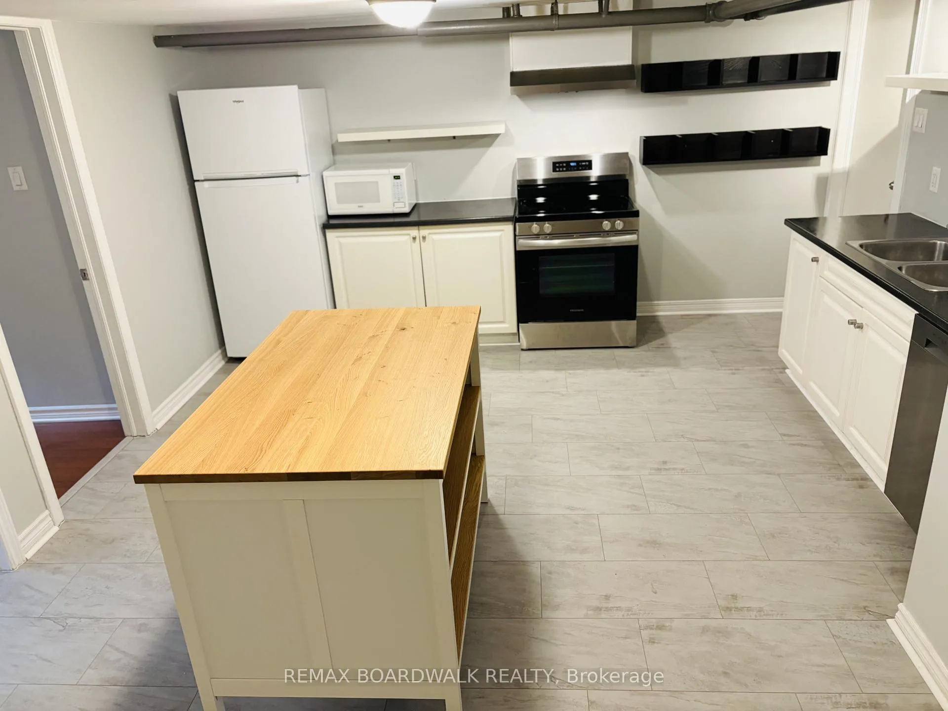 Photo 37 of 320 Laurier Avenue E, Ottawa, Sandy Hill — HOMEH