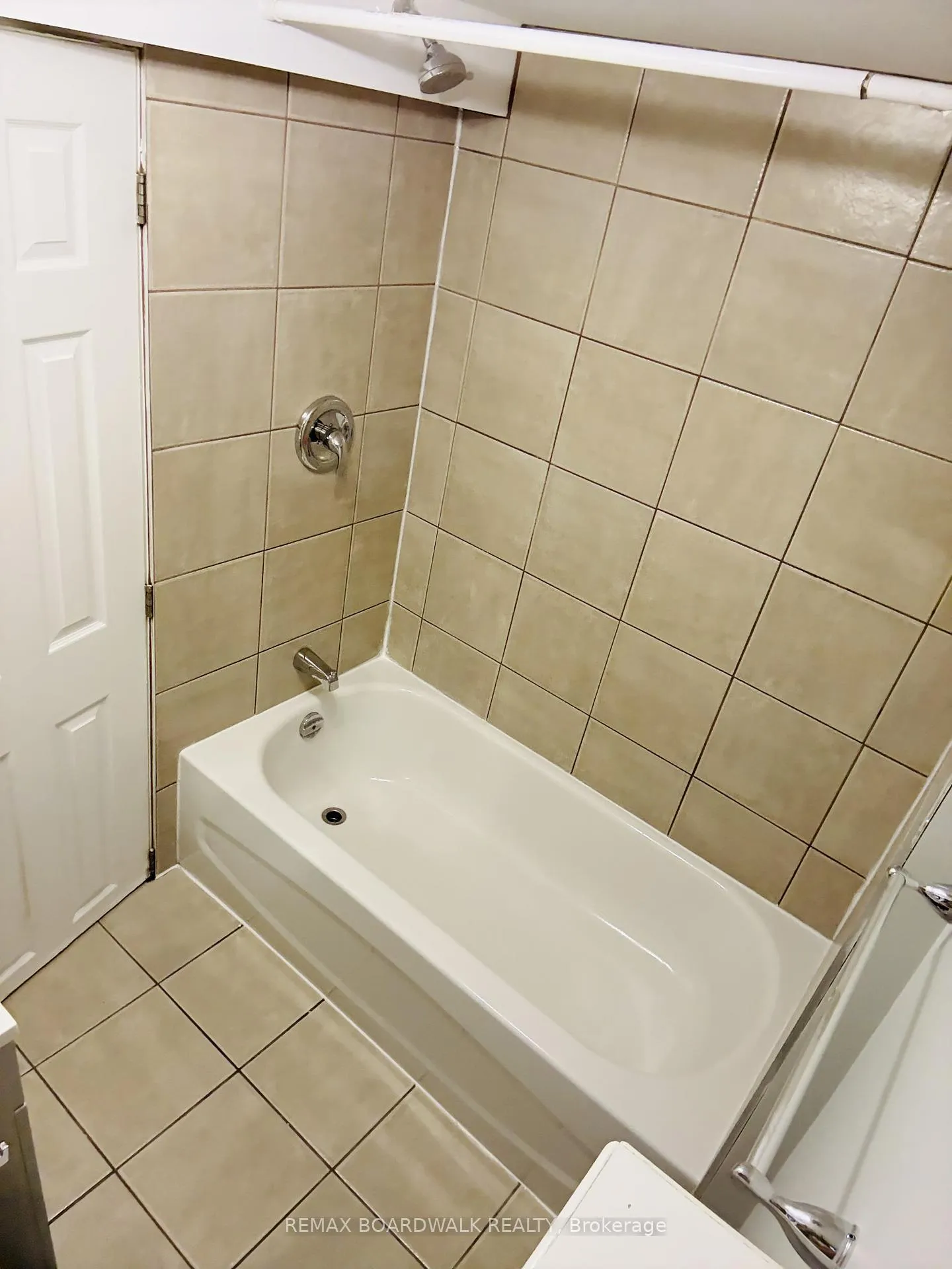 Photo 39 of 320 Laurier Avenue E, Ottawa, Sandy Hill — HOMEH