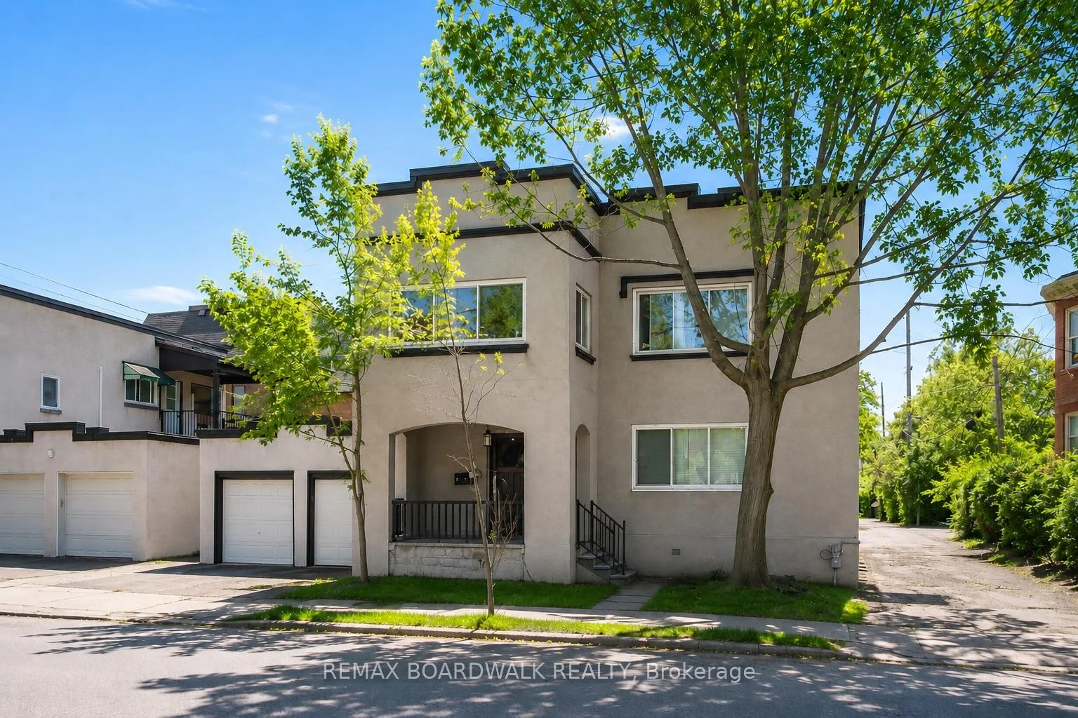 Photo 1 of 320 Laurier Avenue E, Ottawa, Sandy Hill — HOMEH