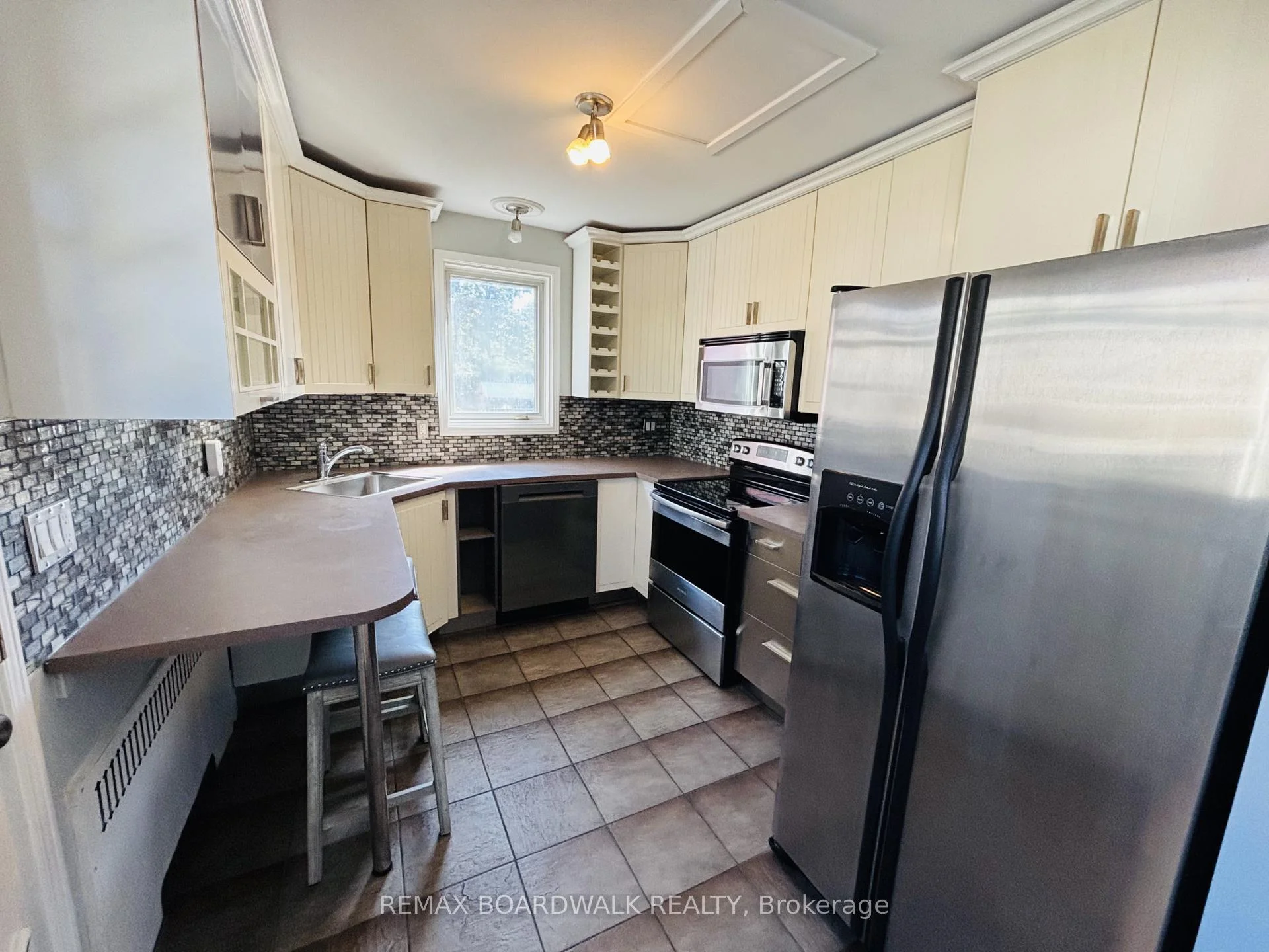 Photo 25 of 320 Laurier Avenue E, Ottawa, Sandy Hill — HOMEH