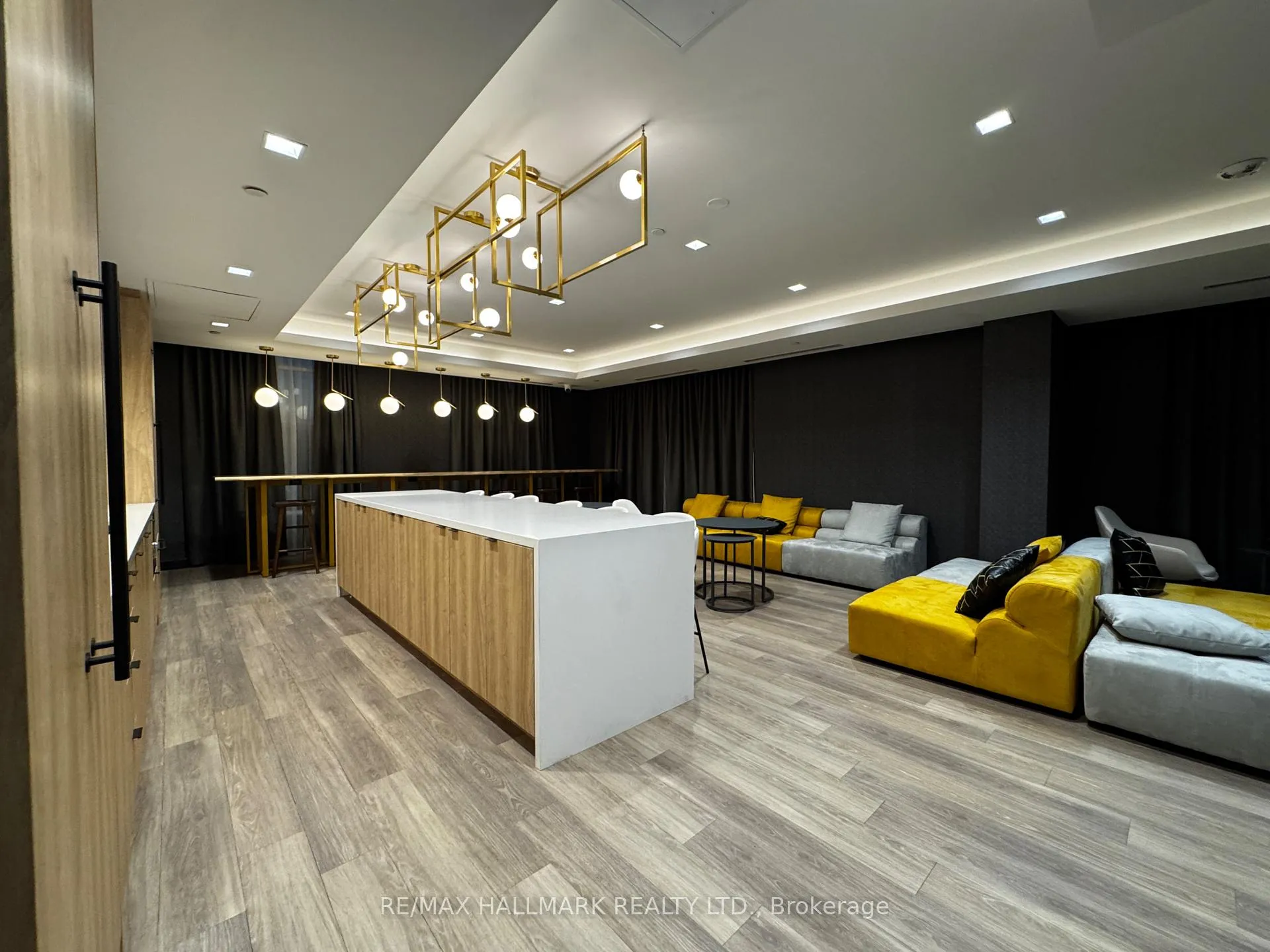 Photo 1 of Unit 214, 1010 Dundas Street E, Whitby, Pringle Creek — HOMEH