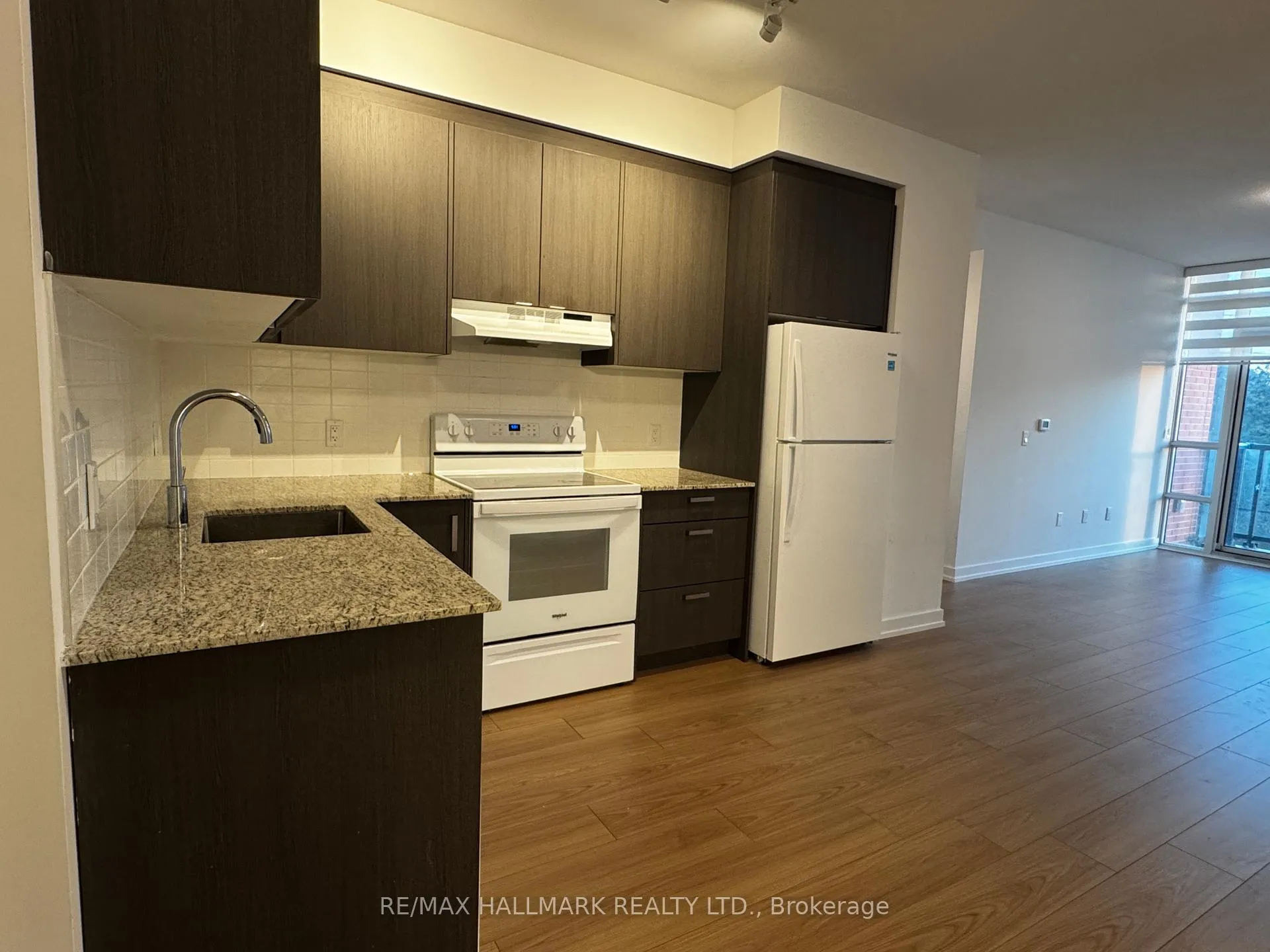 Photo 4 of Unit 214, 1010 Dundas Street E, Whitby, Pringle Creek — HOMEH