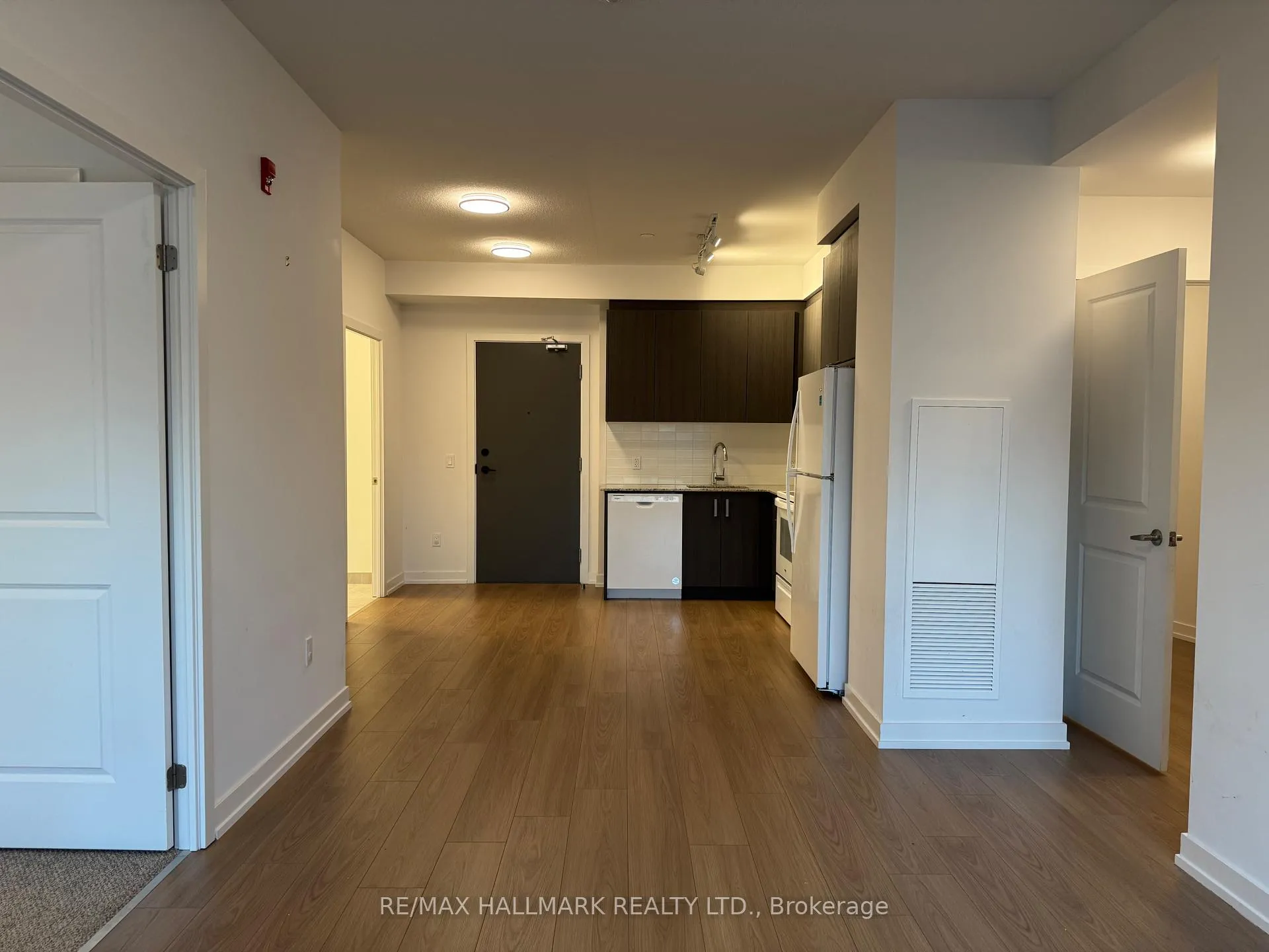 Photo 13 of Unit 214, 1010 Dundas Street E, Whitby, Pringle Creek — HOMEH