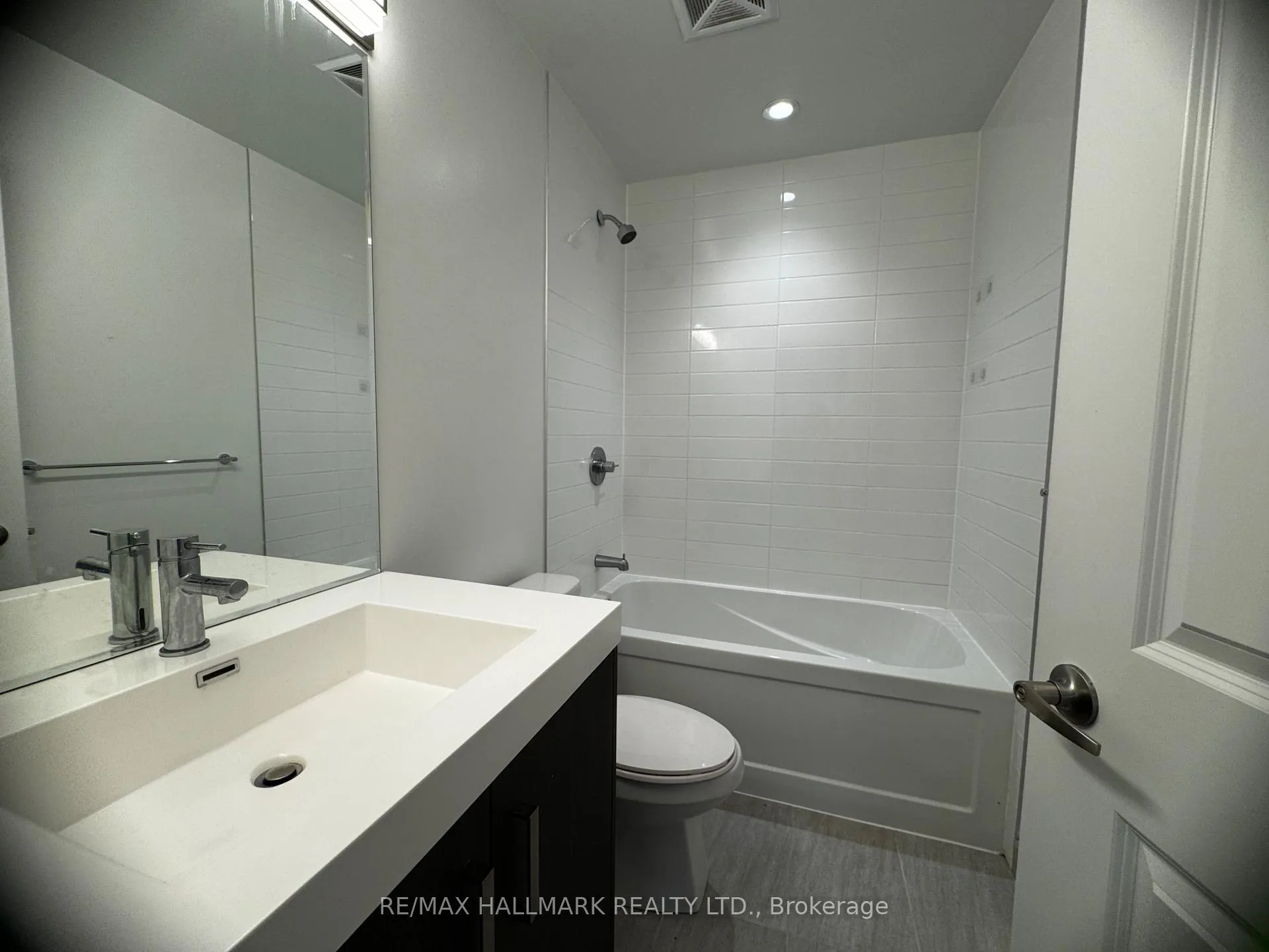 Photo 19 of Unit 214, 1010 Dundas Street E, Whitby, Pringle Creek — HOMEH