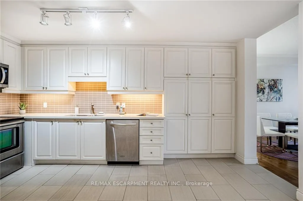 Photo 7 of Unit 501, 1000 Creekside Drive, Hamilton, Dundas — HOMEH