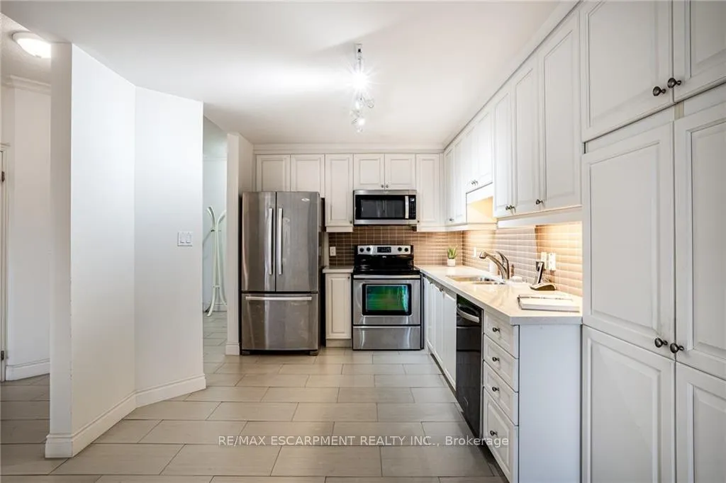 Photo 8 of Unit 501, 1000 Creekside Drive, Hamilton, Dundas — HOMEH