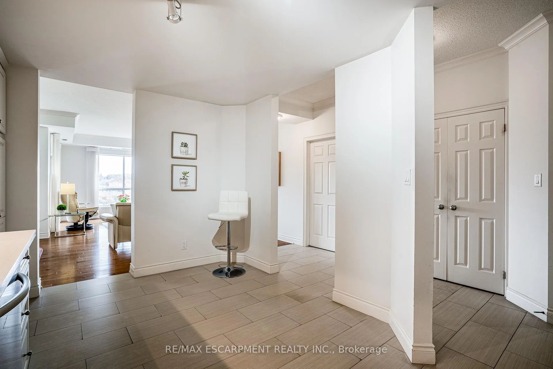 Photo 9 of Unit 501, 1000 Creekside Drive, Hamilton, Dundas — HOMEH
