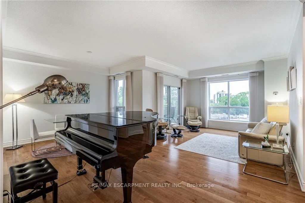 Photo 10 of Unit 501, 1000 Creekside Drive, Hamilton, Dundas — HOMEH