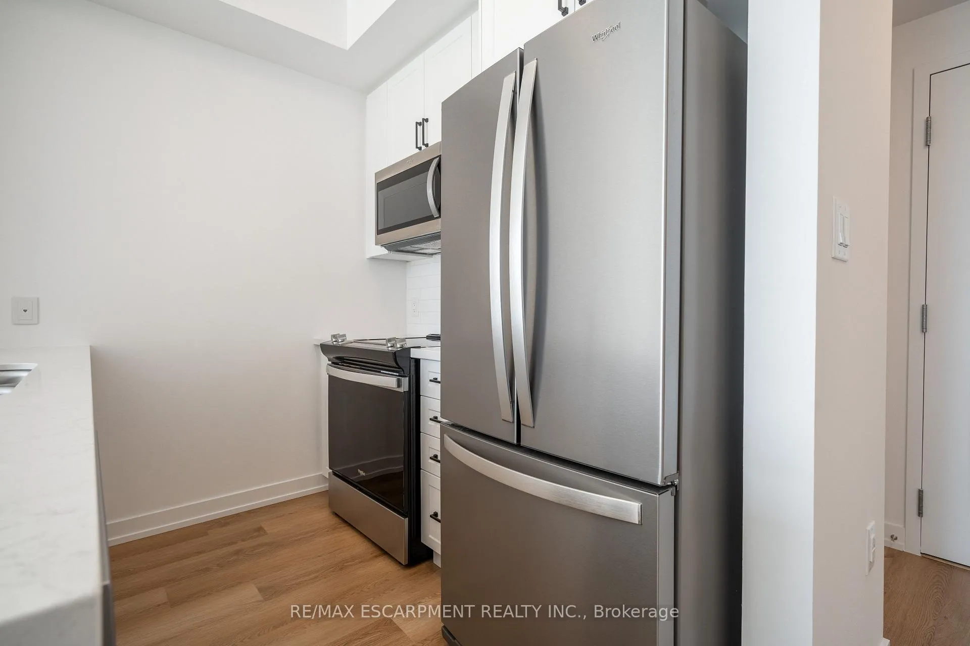 Photo 6 of Unit 228, 10 Mallard Trail, Hamilton, Waterdown — HOMEH