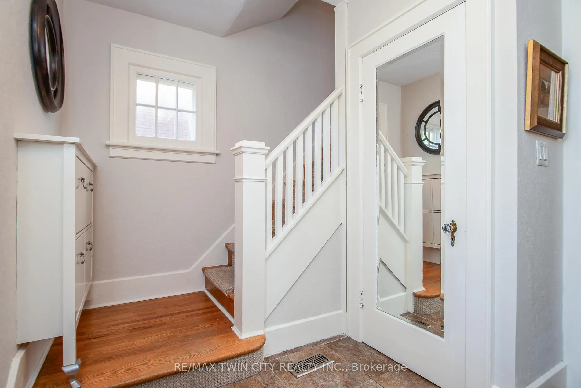 Photo 8 of 839 Queens Boulevard, Kitchener — HOMEH